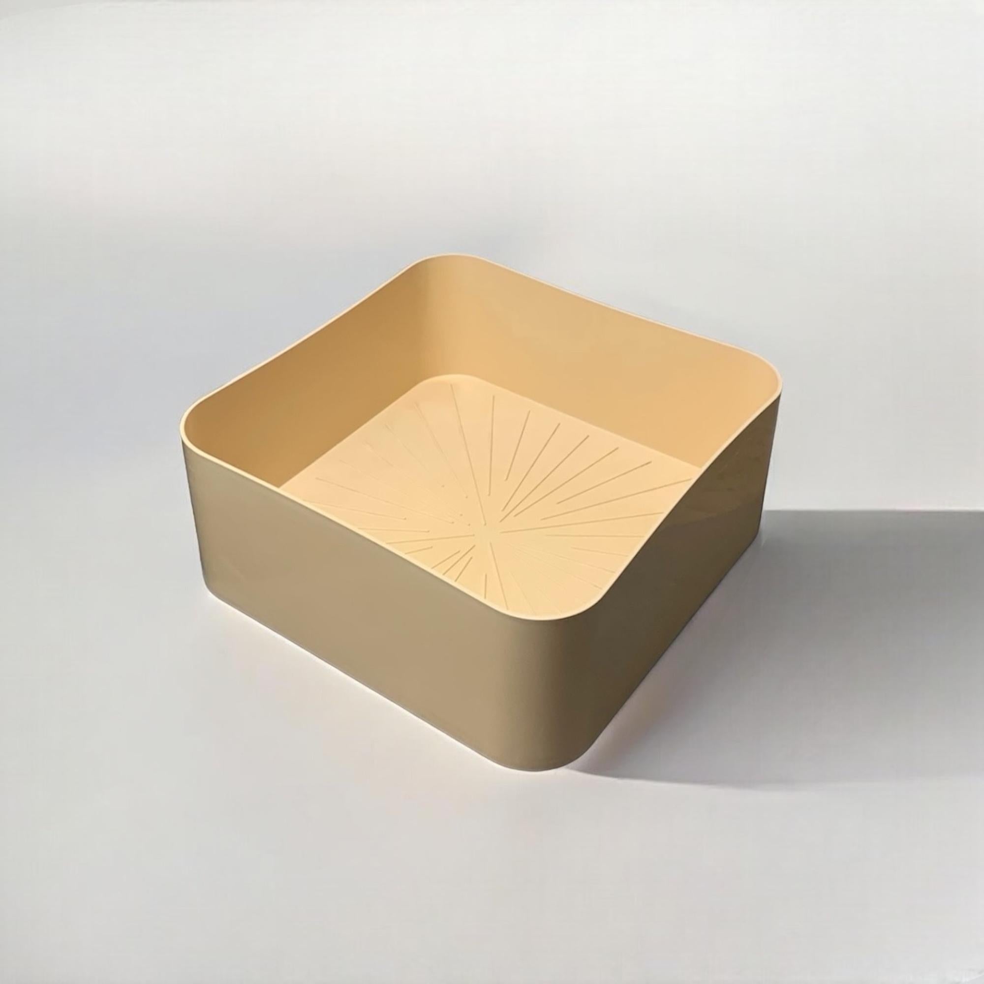 Minimalist Large Kartell Planter Container 4682  from Anna Castelli, 1960s For Sale