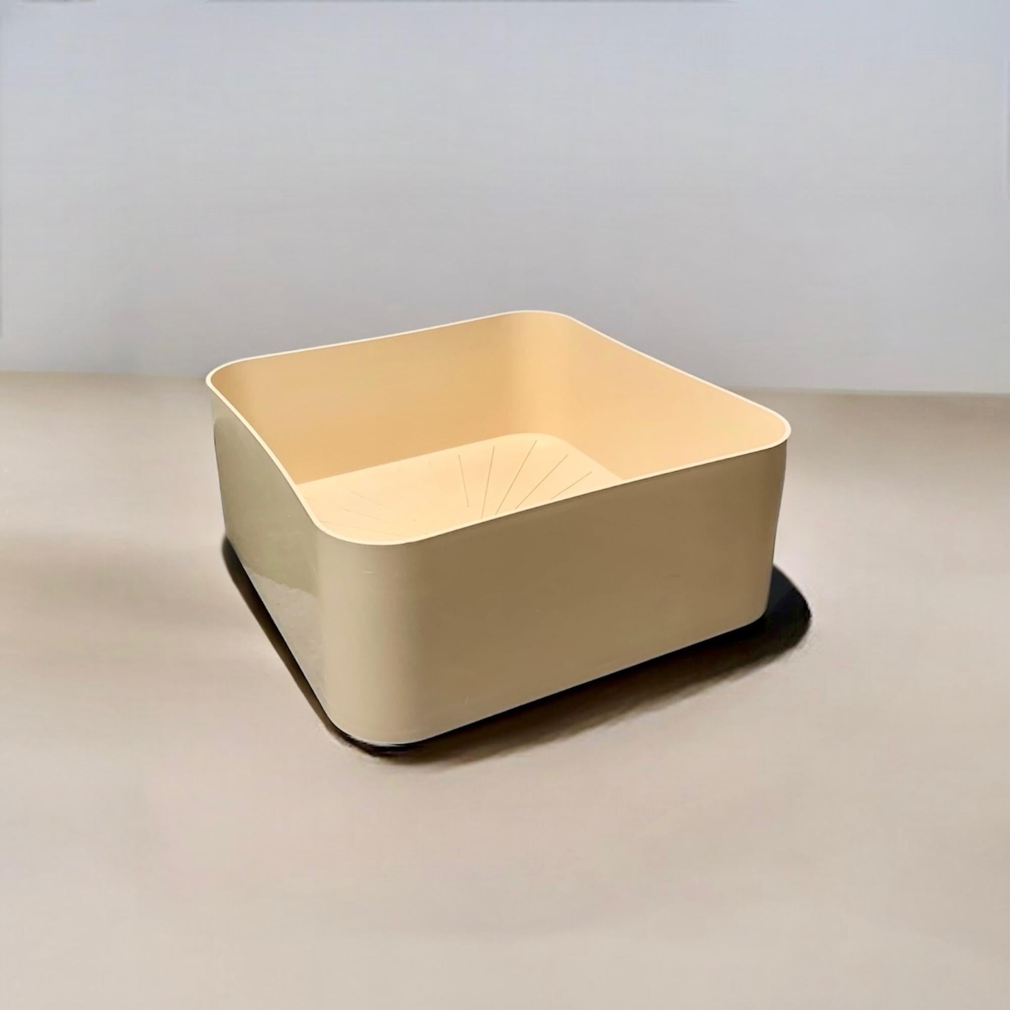 Italian Large Kartell Planter Container 4682  from Anna Castelli, 1960s For Sale