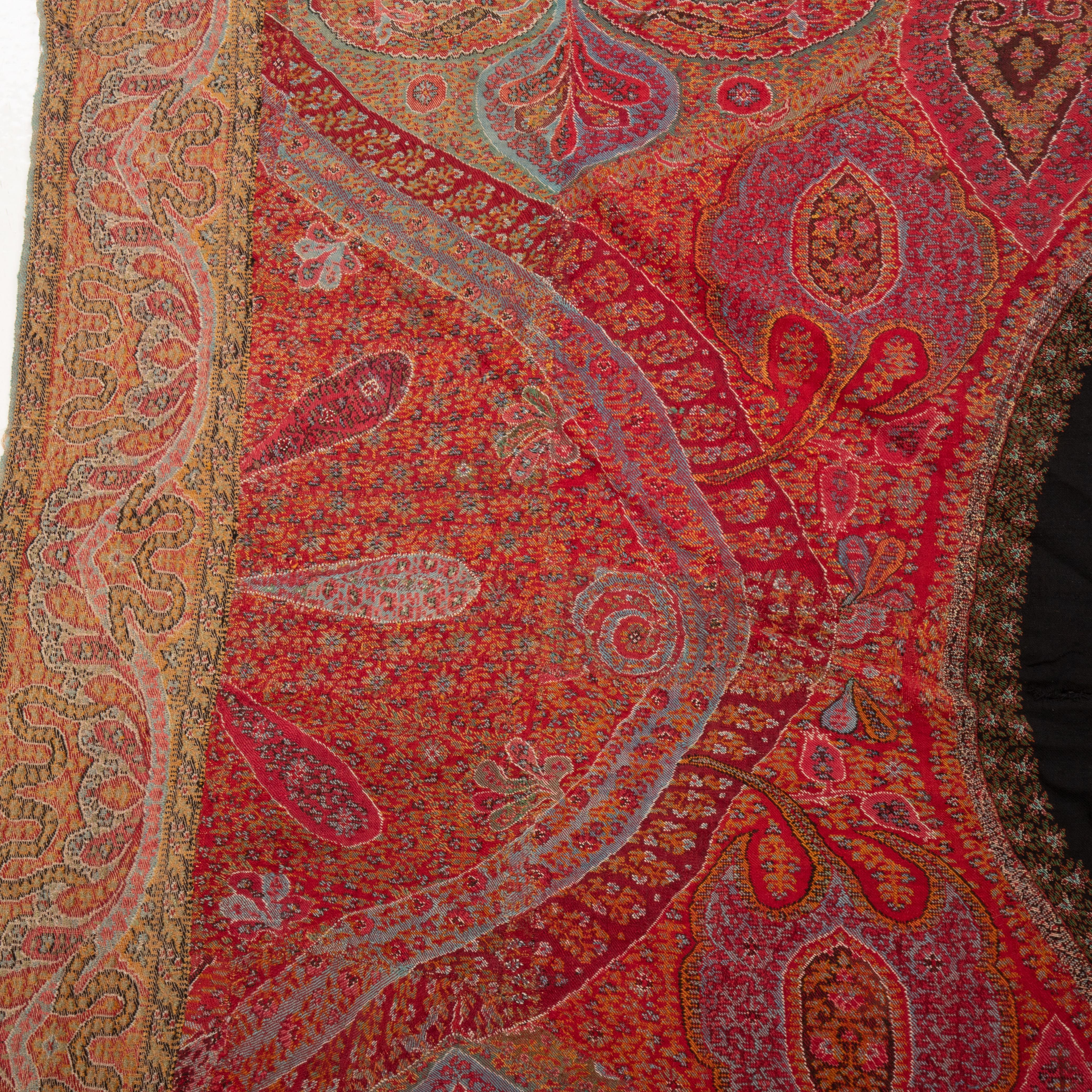 Large Kashmir Shawl, India, 19th C For Sale 2
