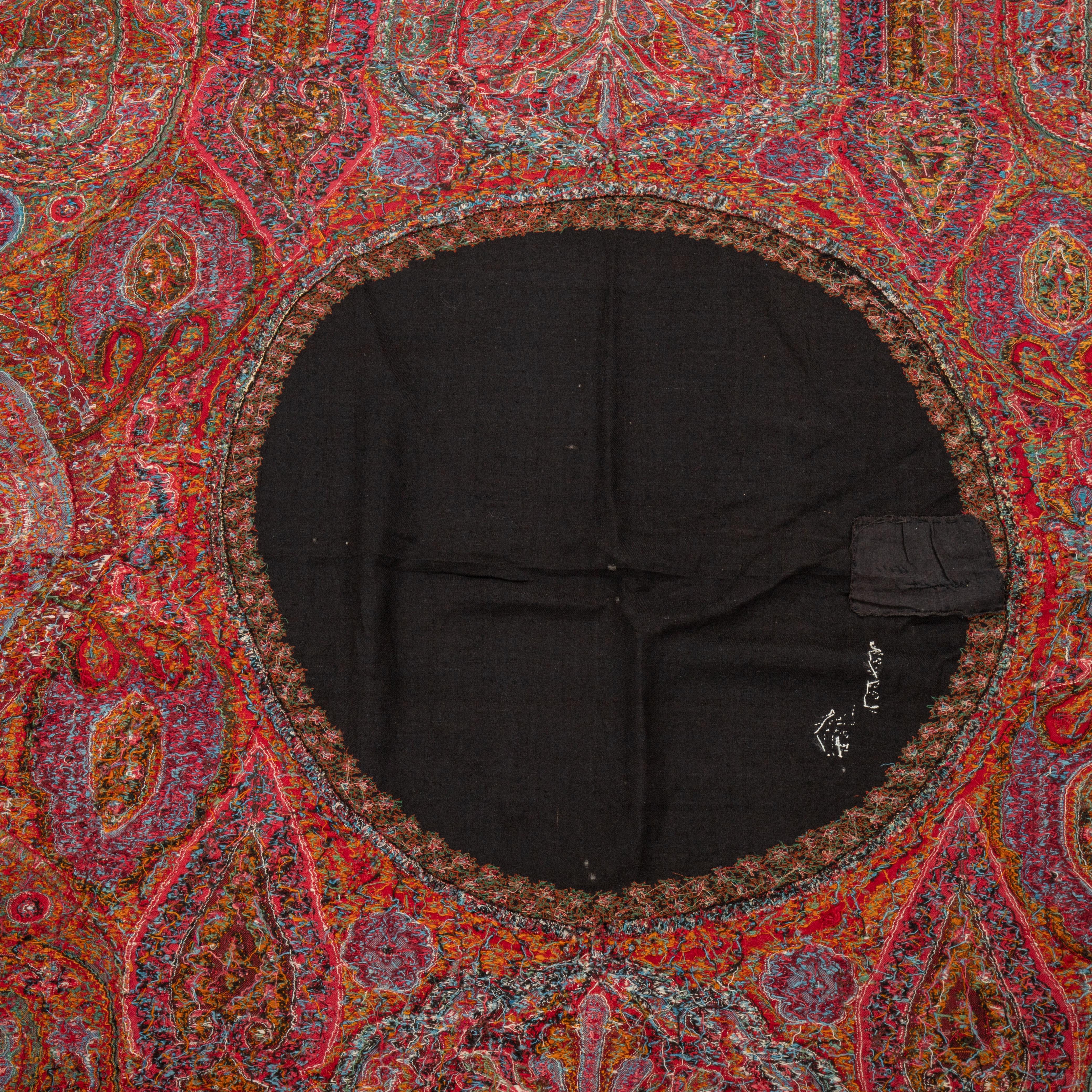 Large Kashmir Shawl, India, 19th C For Sale 7