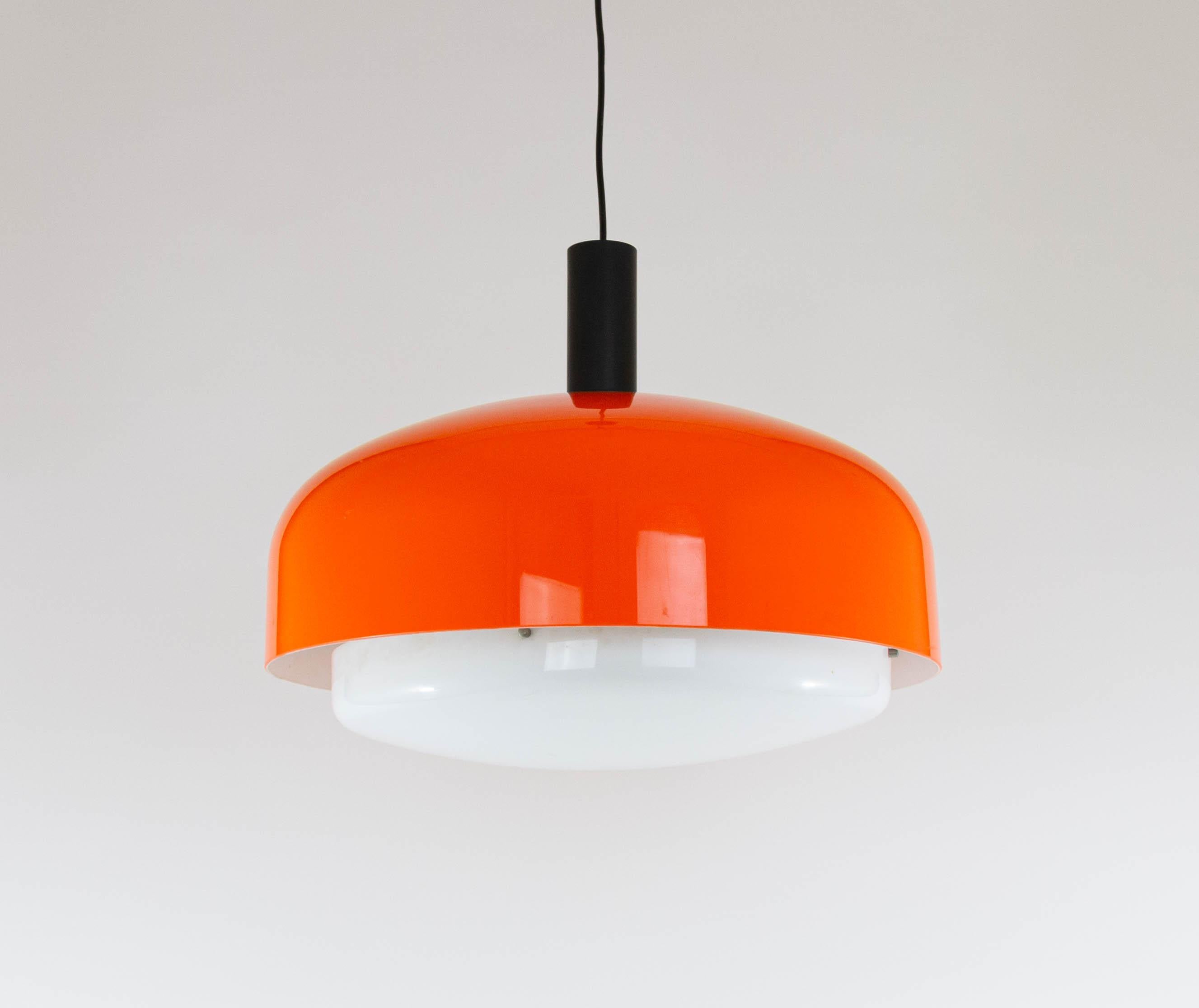 Large KD62 pendant designed by Eugenio Gentili Tedeschi in 1962 and manufactured by Kartell.

The lamp consists of two plastic shades and is finished with metal details. It contains two fluorescent tubes which are included in the offer.