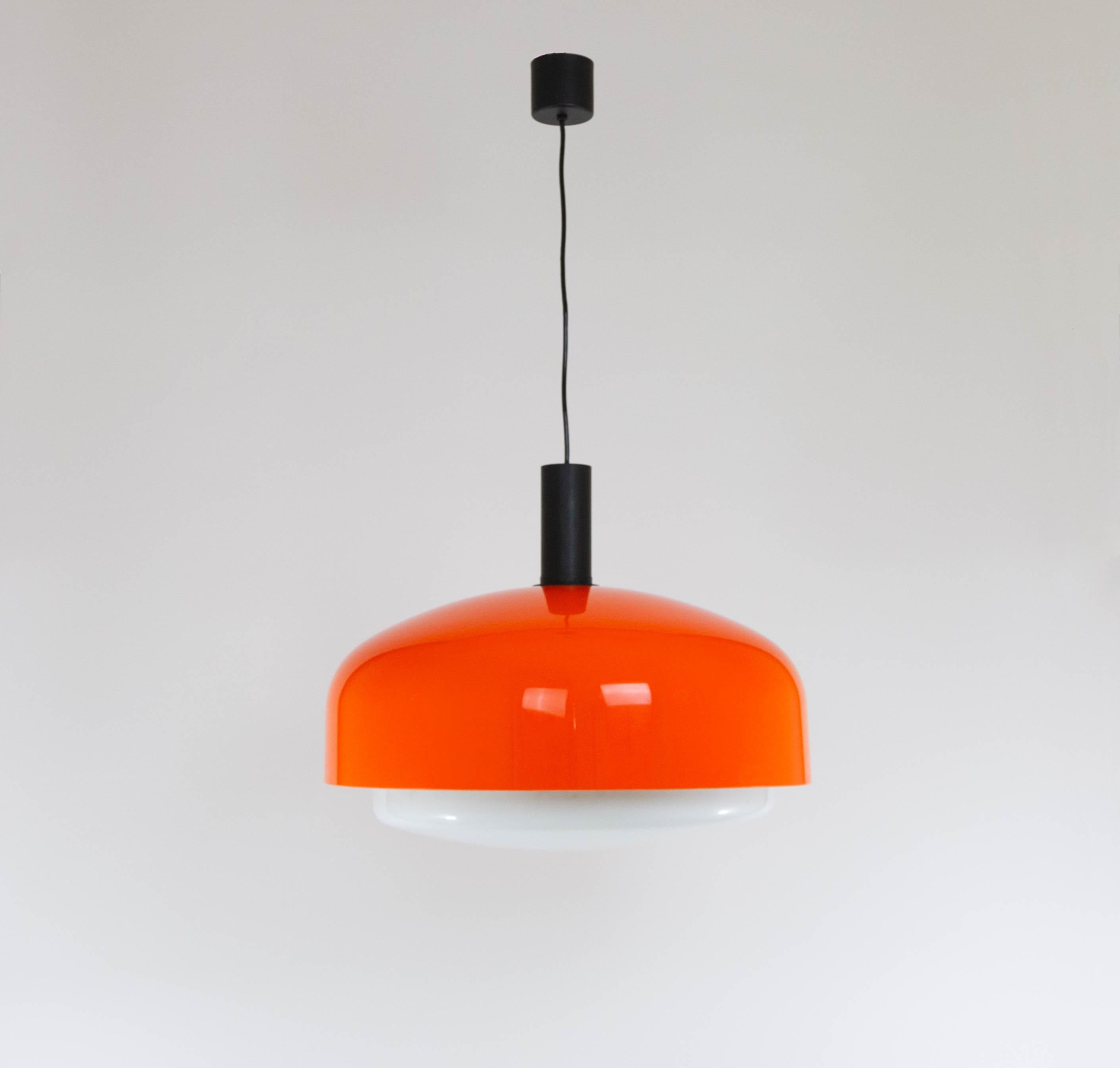 Large KD62 pendant by Eugenio Gentili Tedeschi for Kartell, 1960s In Good Condition For Sale In Rotterdam, NL