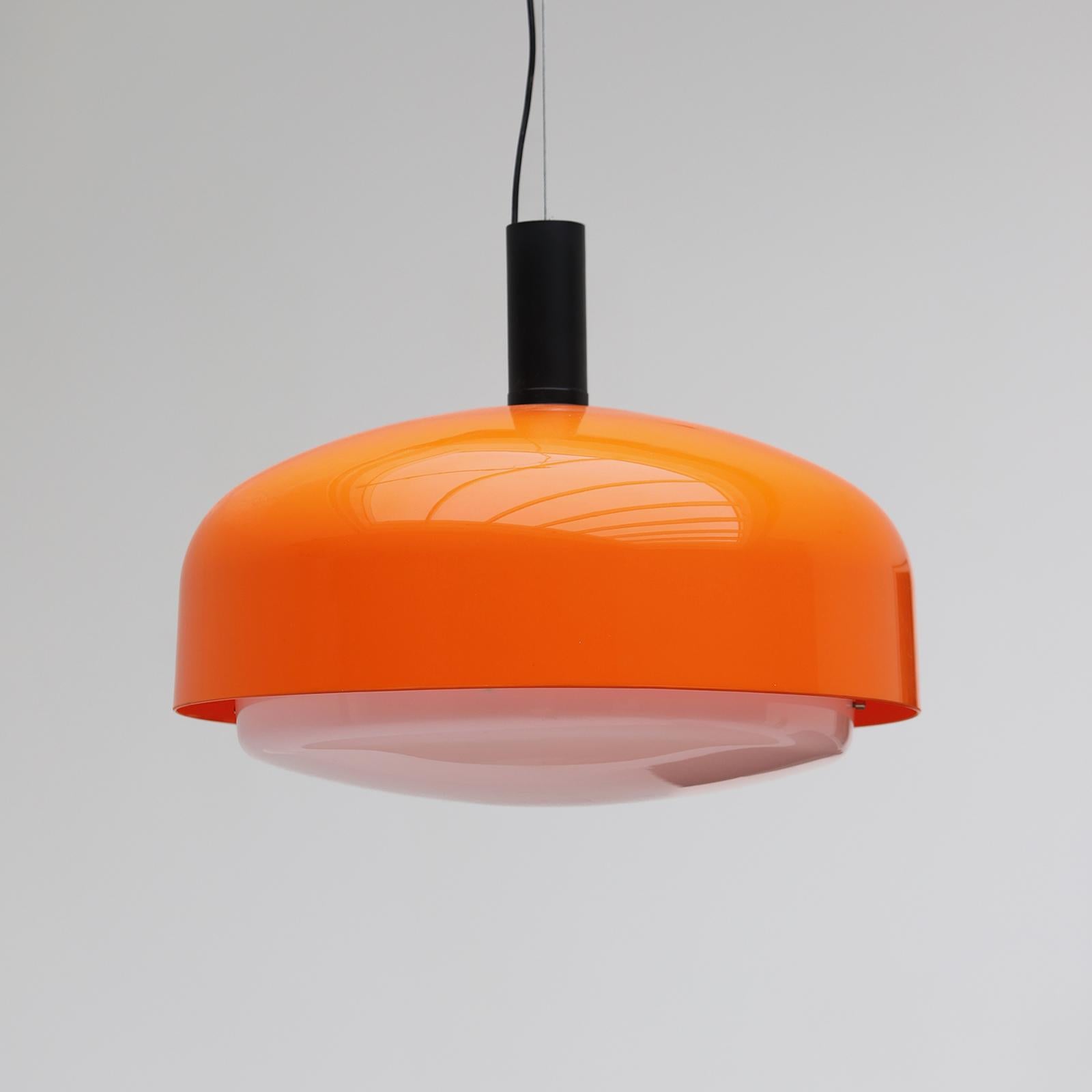Modern Large KD62 pending lamp by Eugenio Gentili Tedeschi designed for Kartell in 1965 For Sale