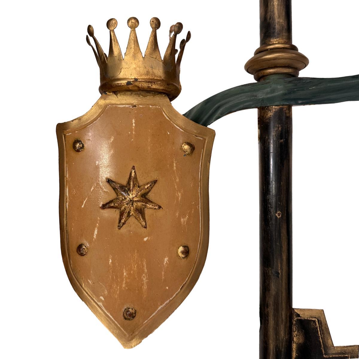 Großer Wandleuchter mit Schlüsselmotiv (Italienisch) im Angebot