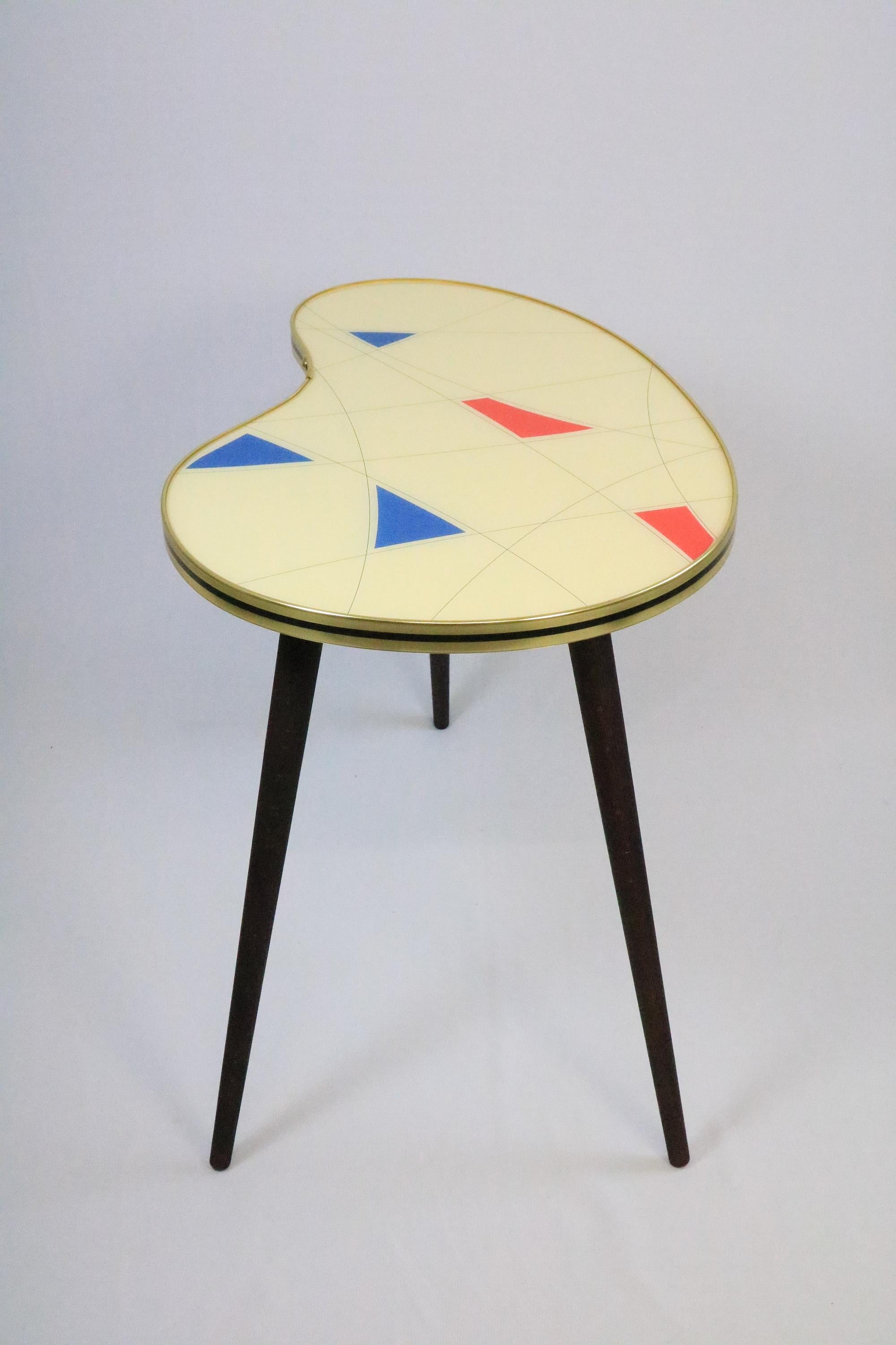 Large Kidney Shaped Side Table, vintage 50s inspired, Geometric Pattern For Sale 1