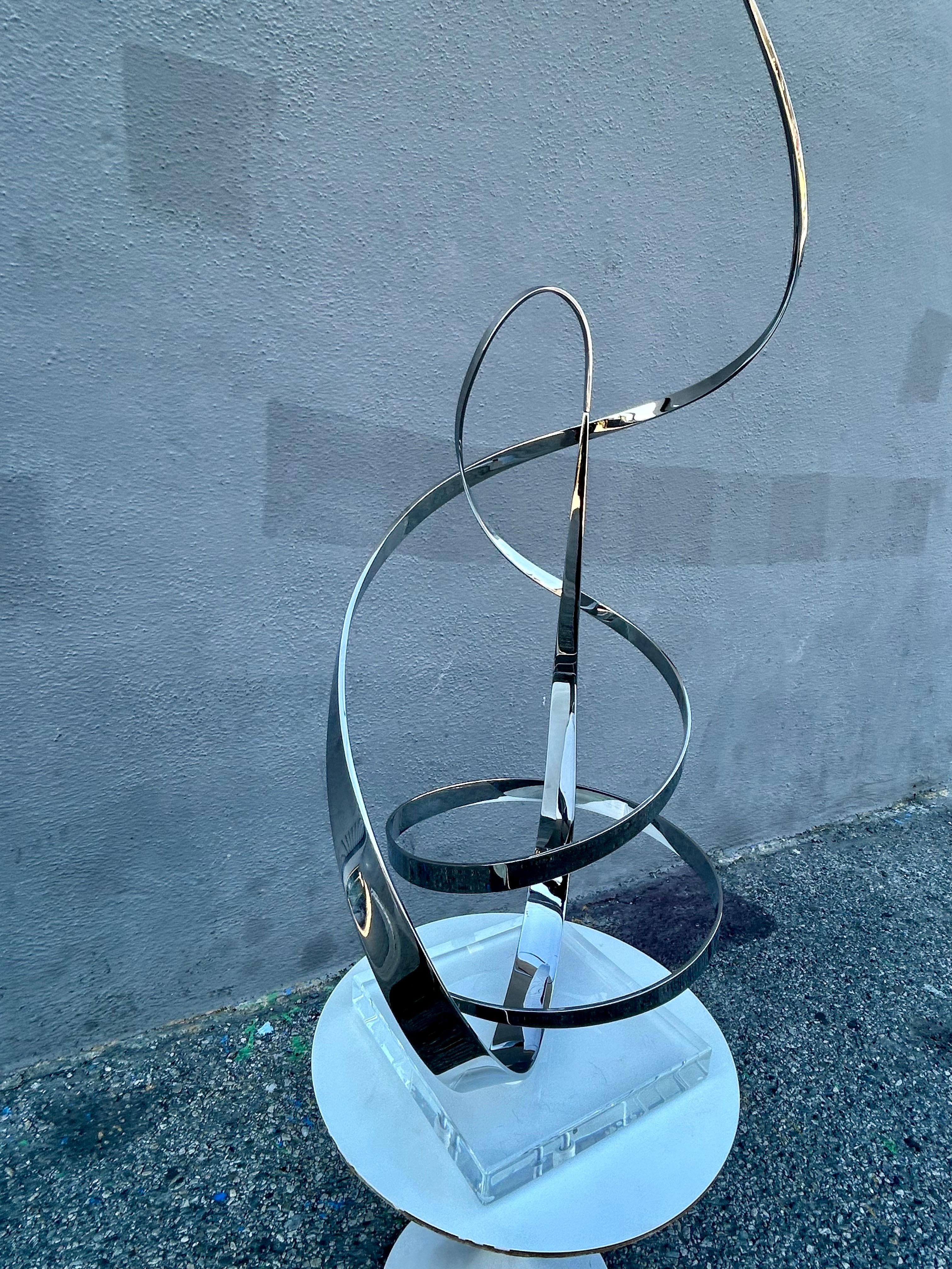 Lucite Grande sculpture cinétique de George Beckman 1993