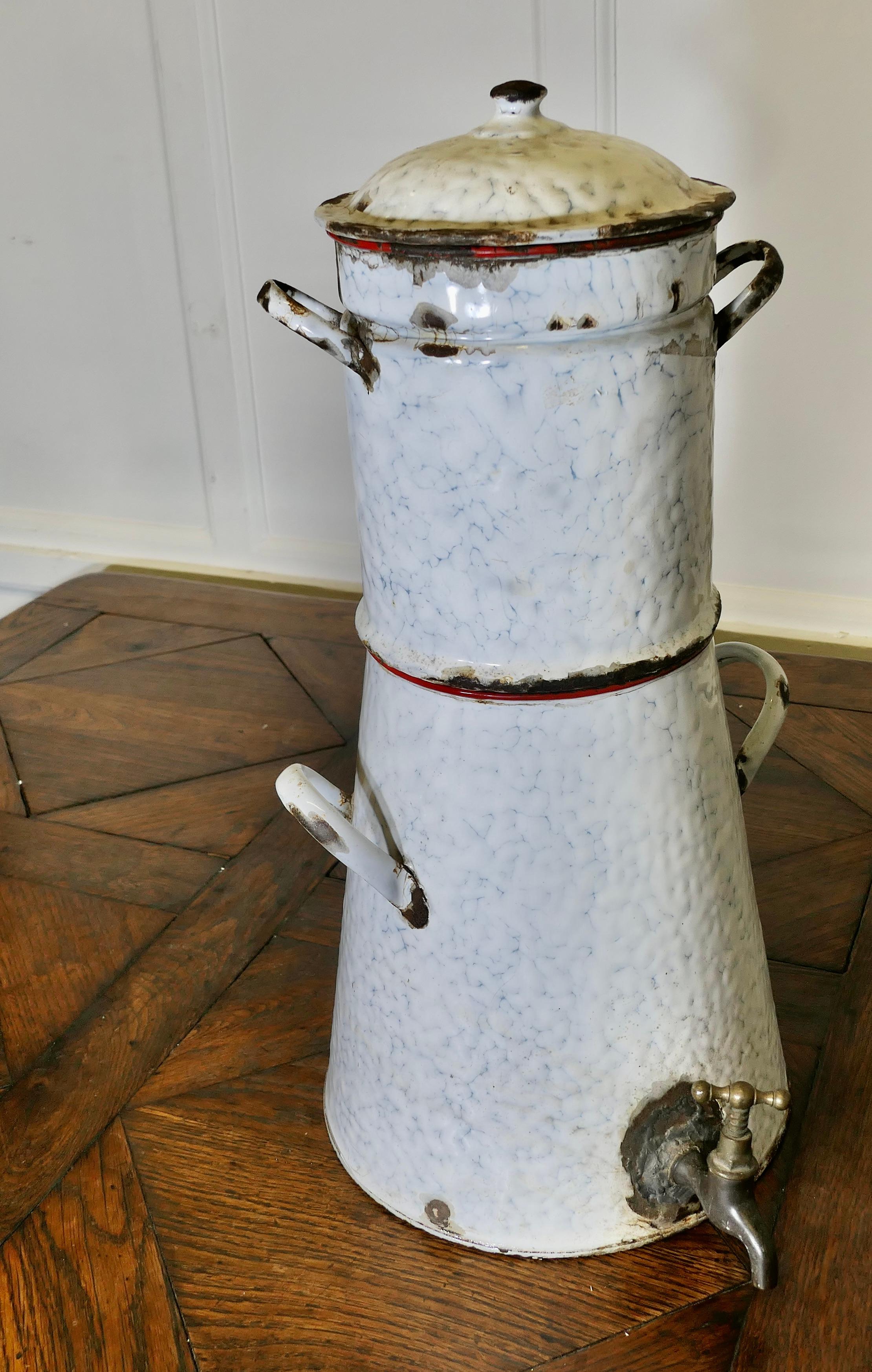 Large Kitchen Range Enamel Coffee Urn Samovar In Good Condition In Godshill, Isle of Wight