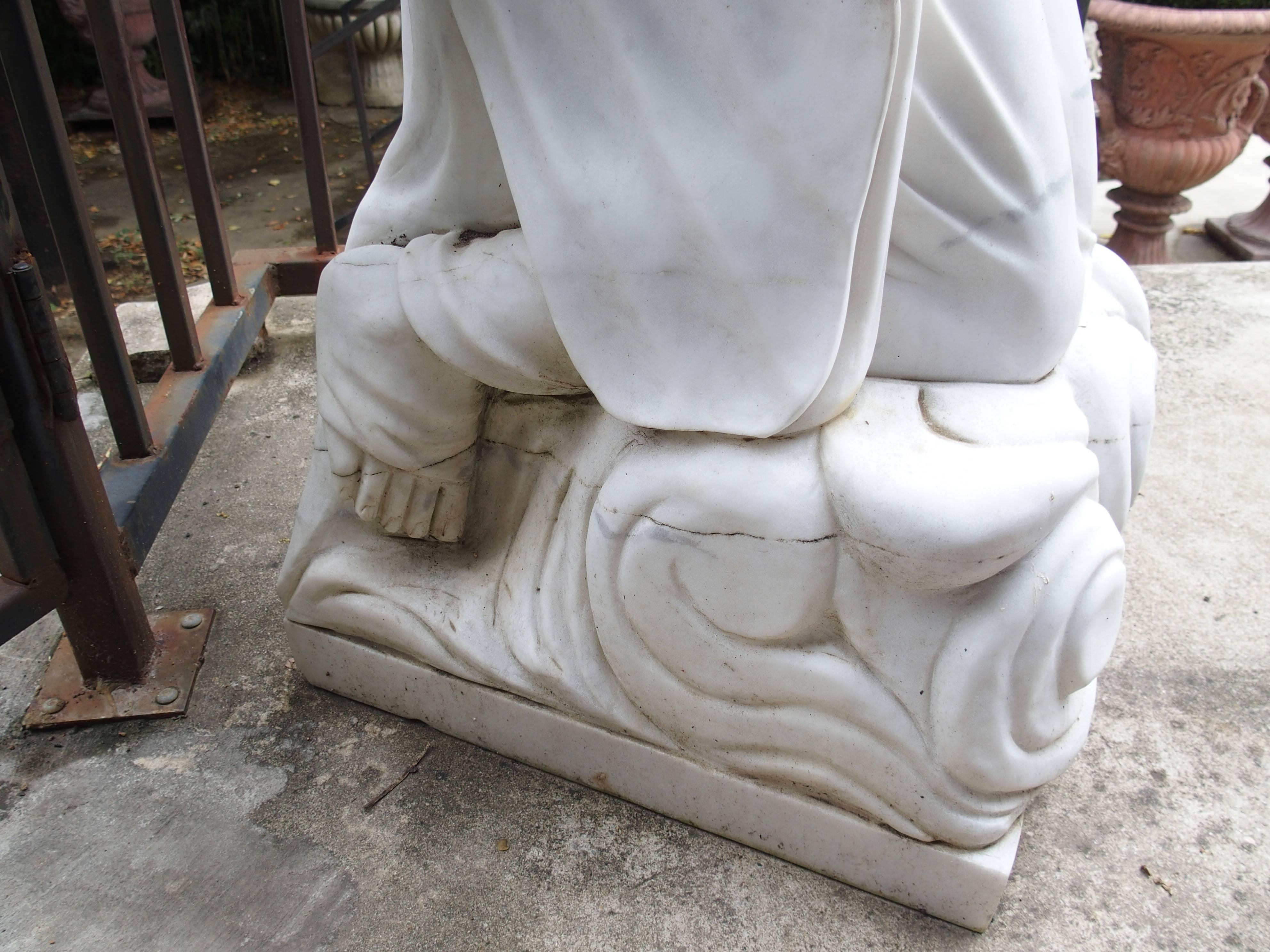 Large Kneeling Angel Statue in Carved Marble In Good Condition In Dallas, TX