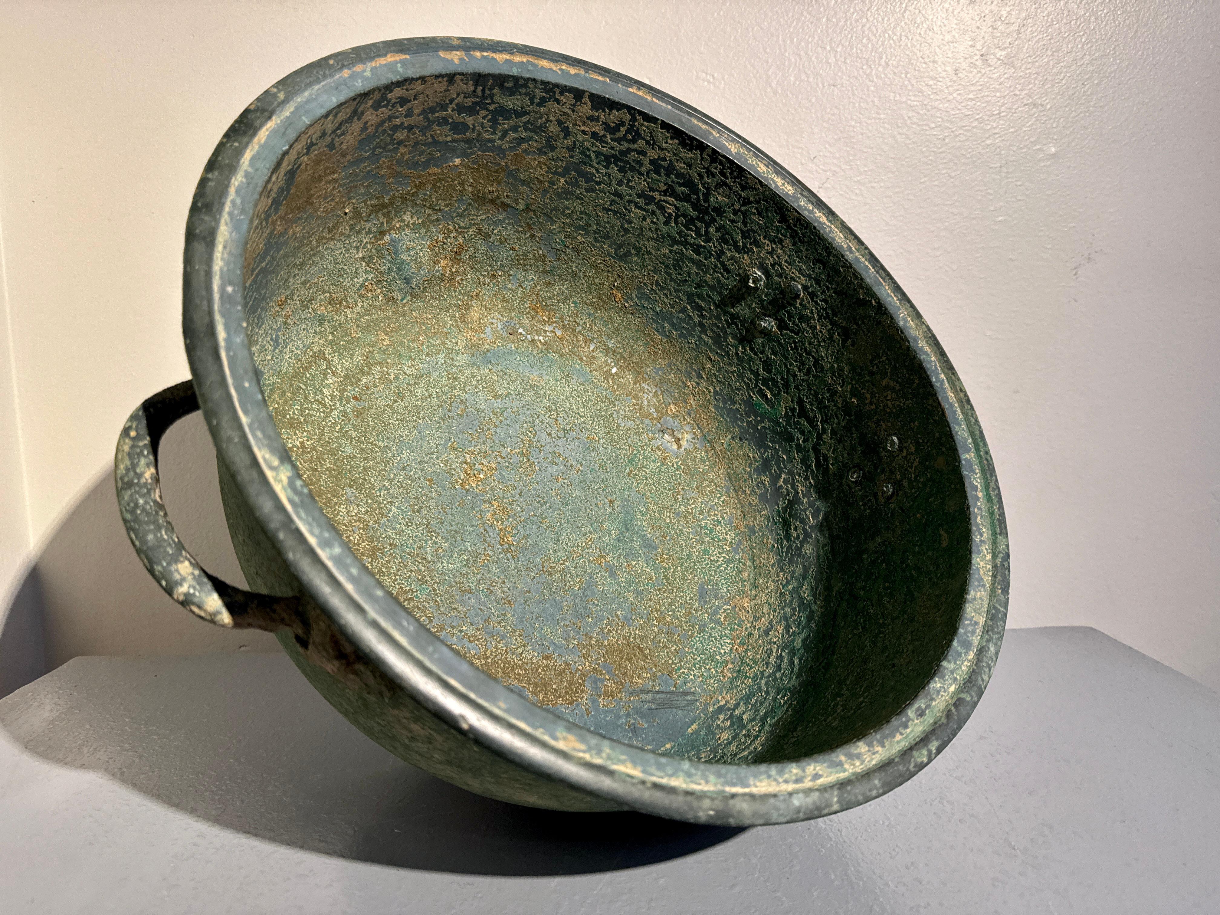 Large Korean Goryeo Bronze Basin w/ Handles, Goryeo Dynasty, 12th/14th century For Sale 8