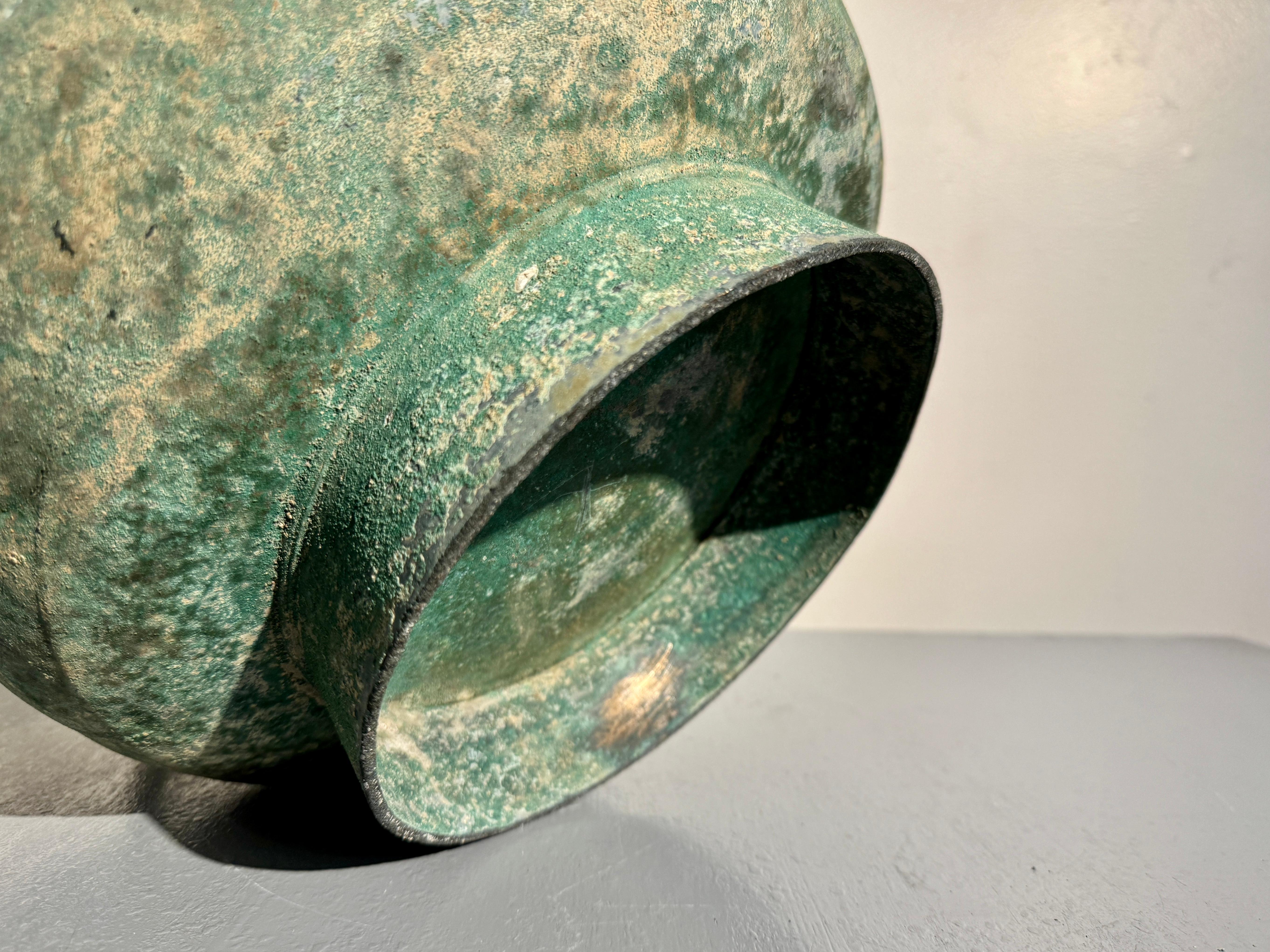Large Korean Goryeo Bronze Basin w/ Handles, Goryeo Dynasty, 12th/14th century For Sale 11
