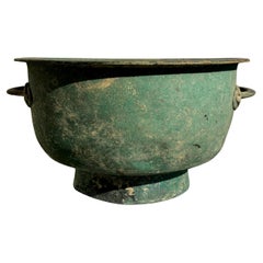 Großes koreanisches Goryeo-Bronzebecken mit Griffen, Goryeo Dynasty, 12./14. Jahrhundert