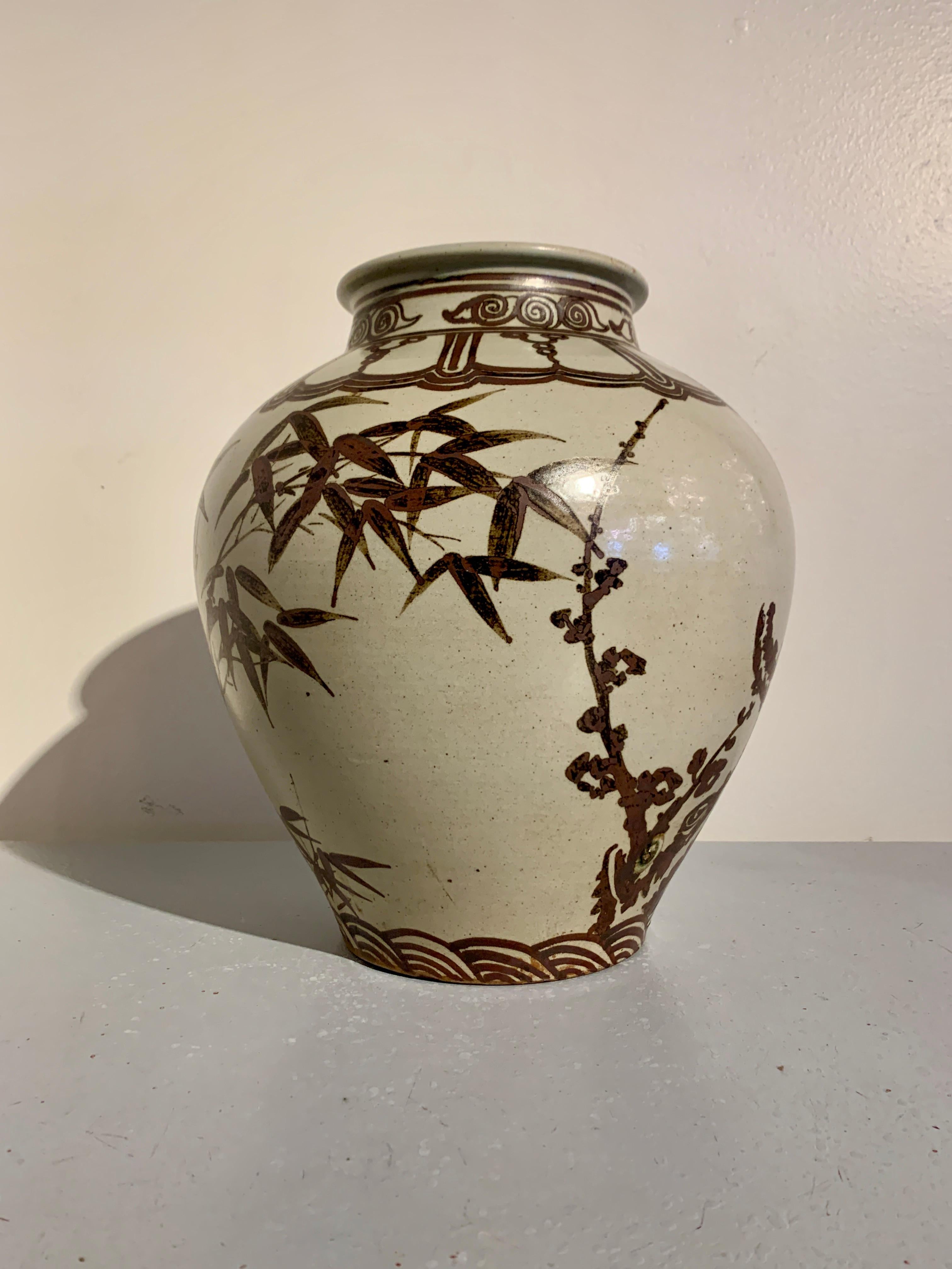 korean traditional vase