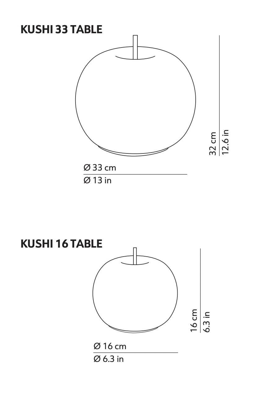 XXI secolo e contemporaneo Lampada da tavolo grande in vetro opalino e metallo 'Kushi' per KDLN in nero in vendita