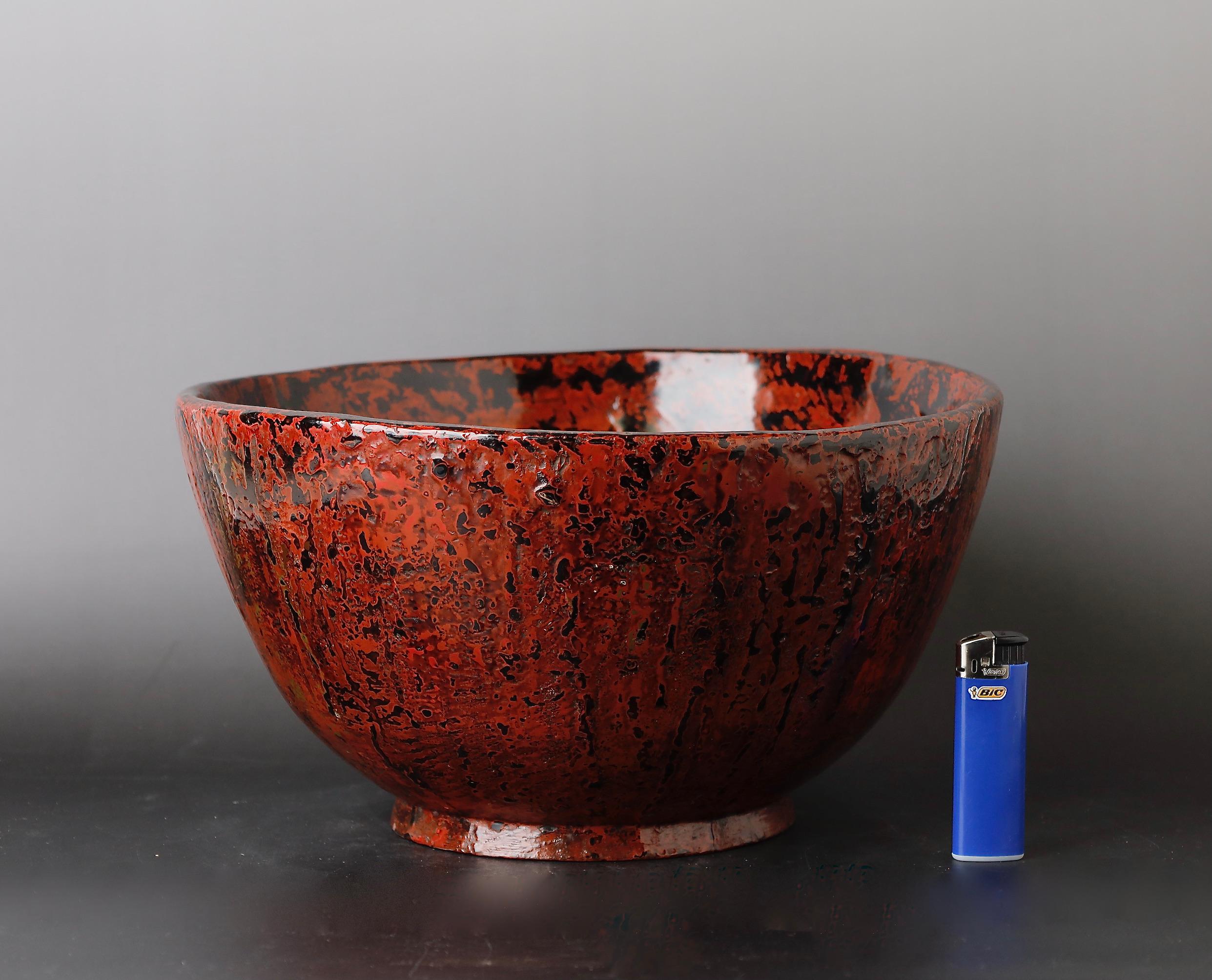 Eine schöne Kanshitsu Bachi Lacquer Mixing Bowl.

Diese wunderschöne Kanshitsu Bachi-Lackmischschüssel ist ein beeindruckendes Beispiel japanischer Handwerkskunst. Es stammt aus der Showa-Periode, 20. Jahrhundert, und ist in gutem Zustand mit