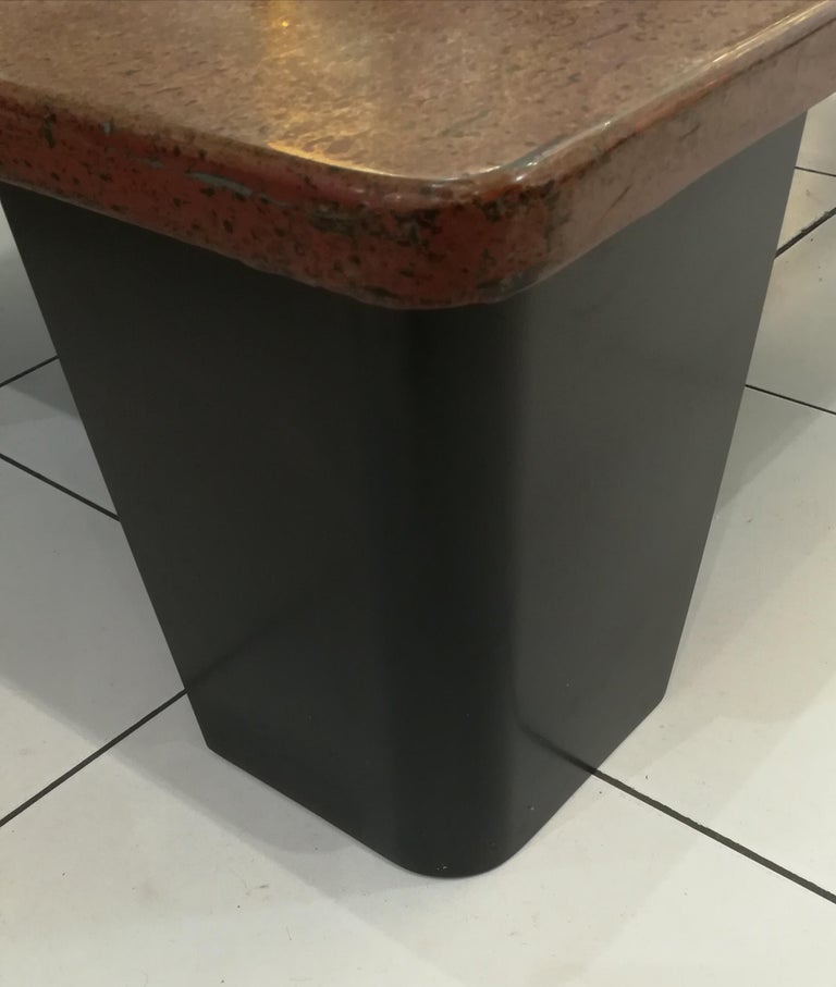 Large Lacquered Cocktail Table with Métal Feet For Sale 4