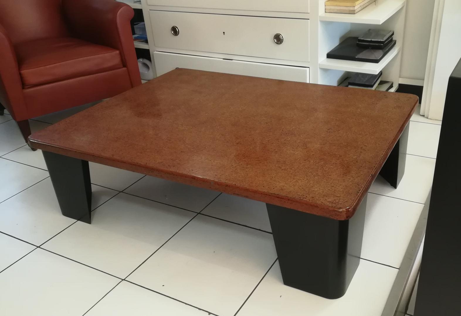 Late 20th Century Large Lacquered Cocktail Table with Métal Feet