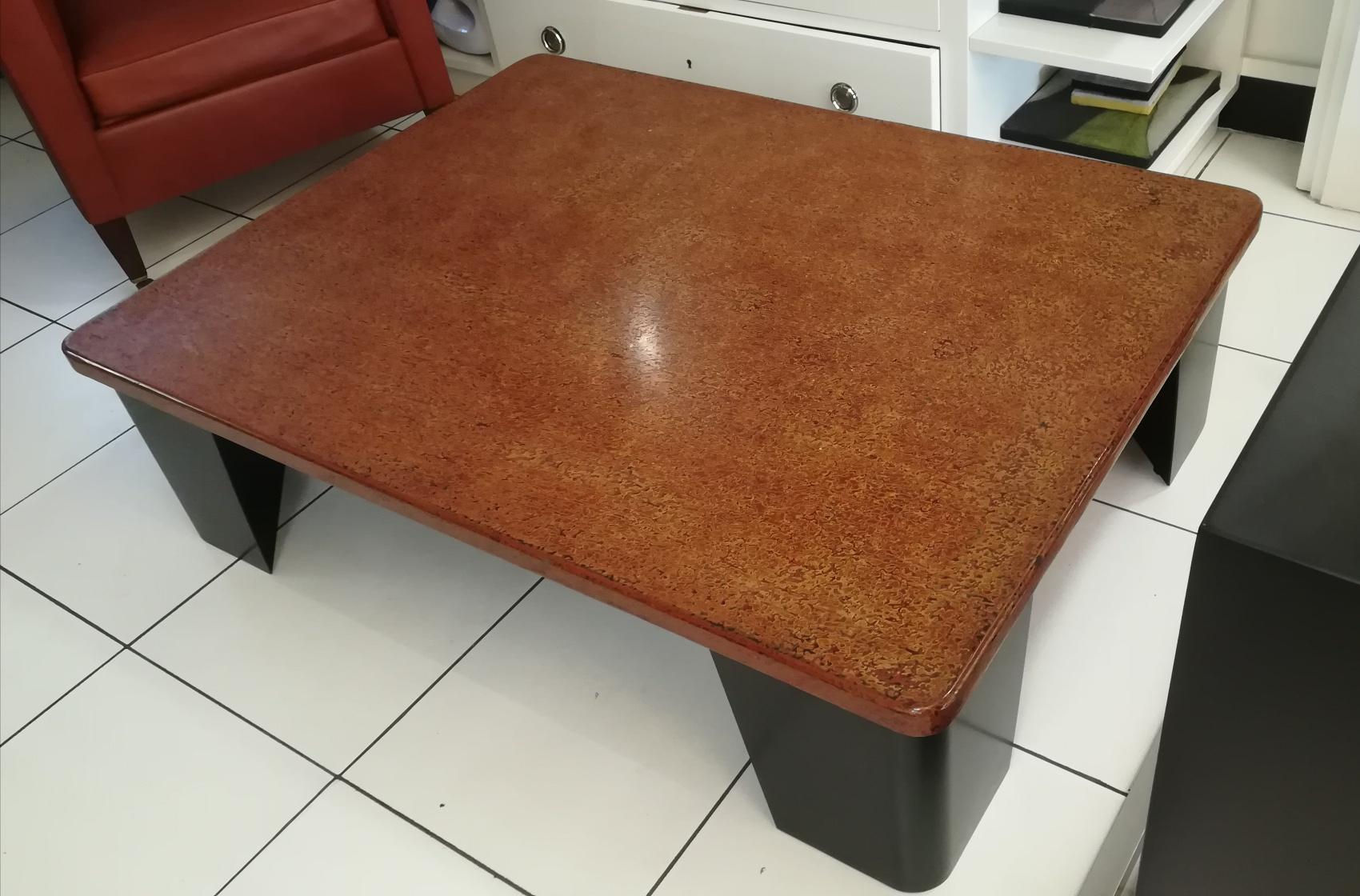 Metal Large Lacquered Cocktail Table with Métal Feet
