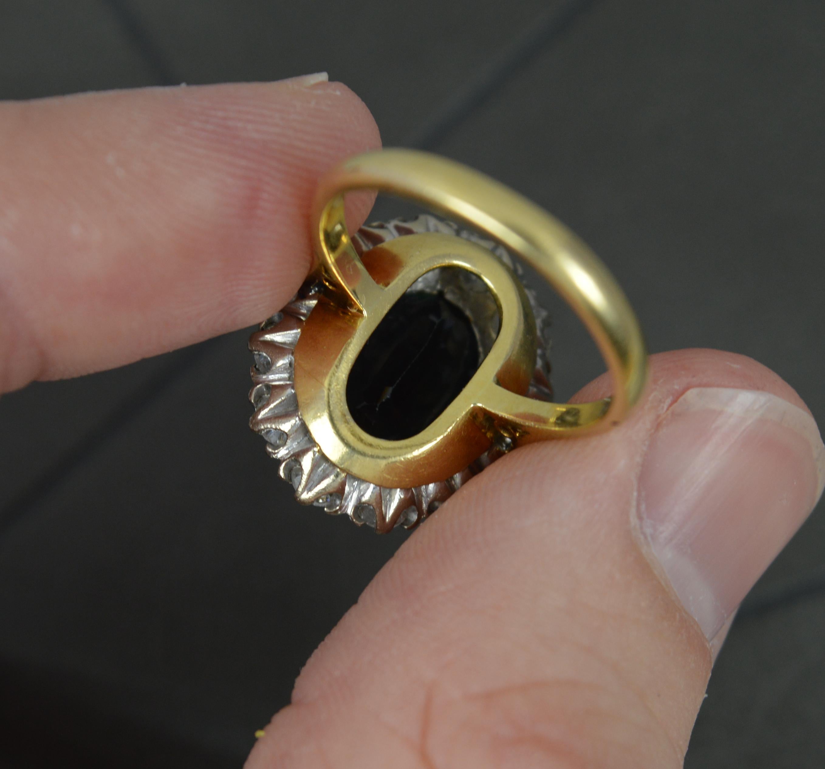 Großer Lady Diana Design 18 Karat Gold Cluster-Ring mit Saphir und 1,5 Karat Diamant im Zustand „Gut“ im Angebot in St Helens, GB