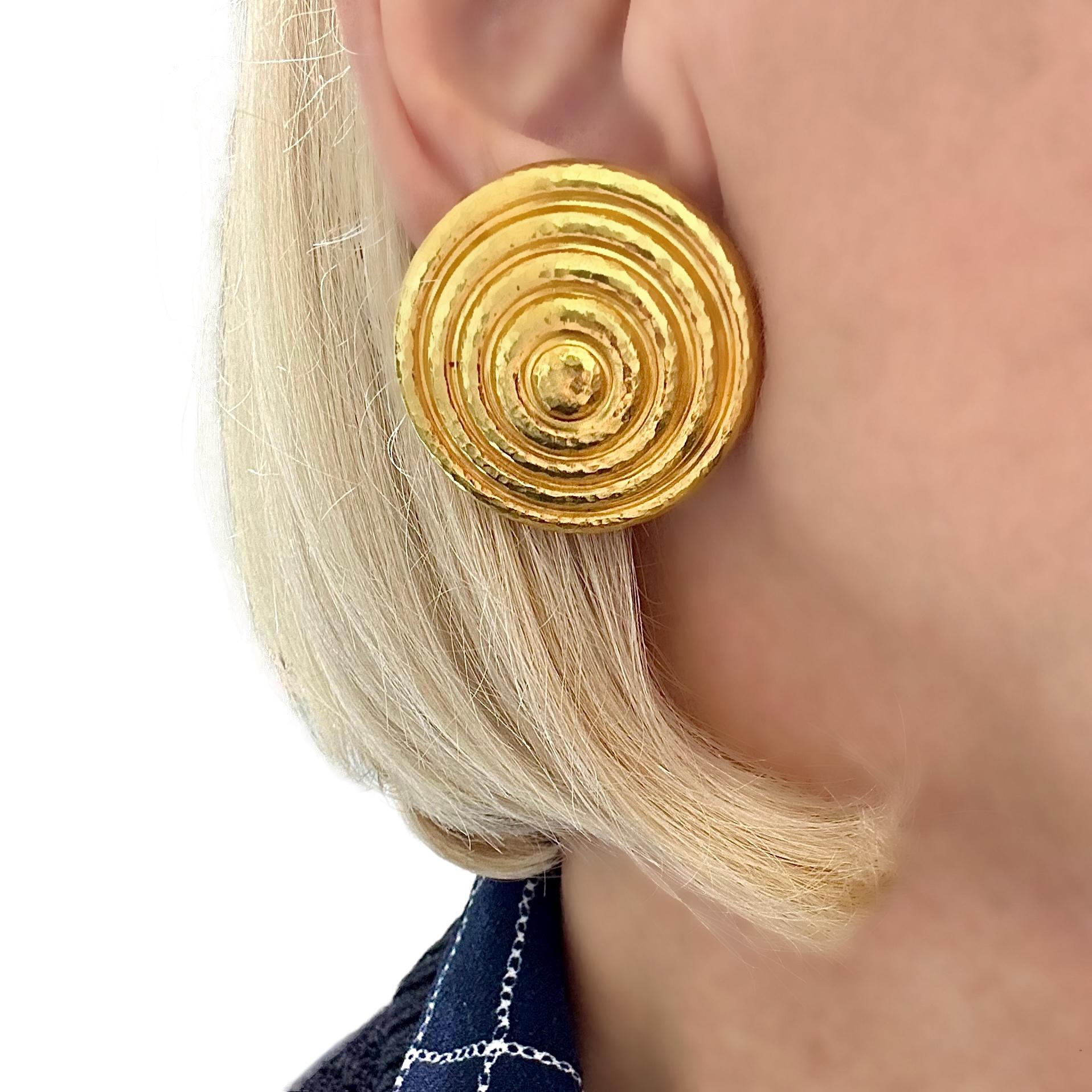 Large Lalaounis 18K Yellow Gold Concentric Circle Earrings 1.38 Inch Diameter  For Sale 5