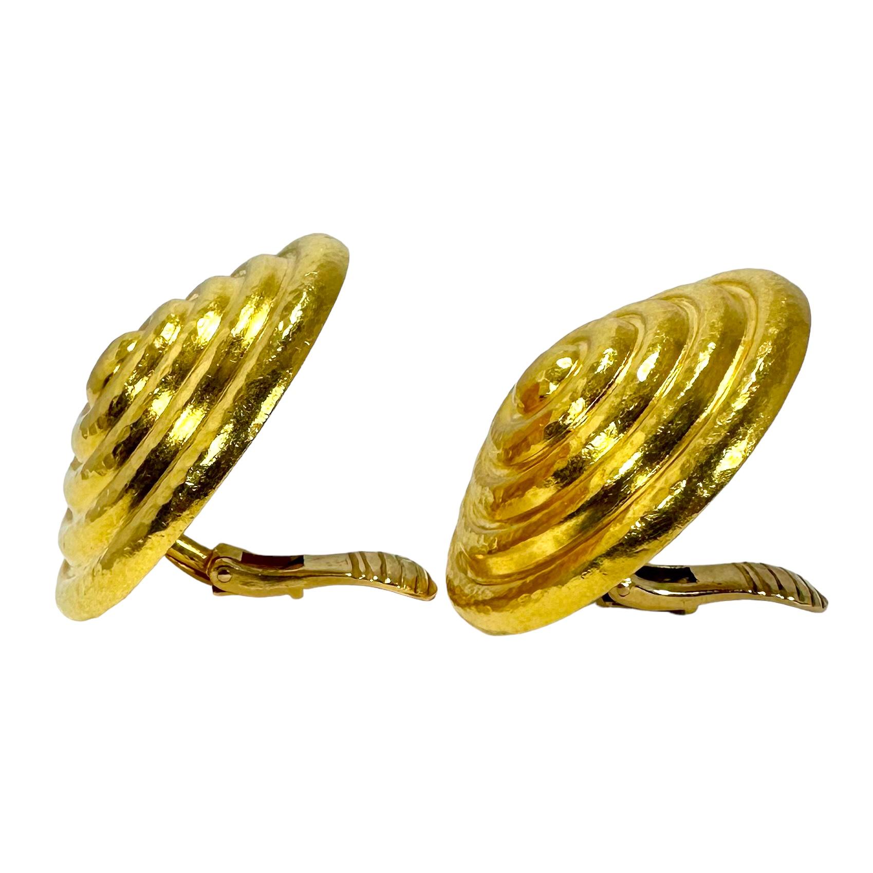 Néo-grec Grandes boucles d'oreilles Lalaounis en or jaune 18 carats avec cercle concentrique de 1,38 pouce de diamètre  en vente