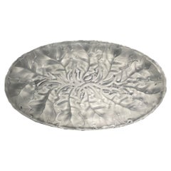 Große ovale Platte aus Chene-Eiche mit großen Lalique-Kristall-Blättern