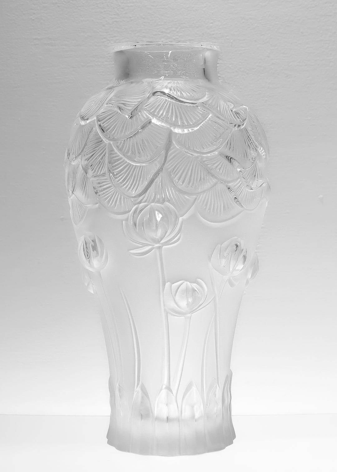 Art Deco Large Lalique Glass Giverny Water Lillies Pattern Flower Vase