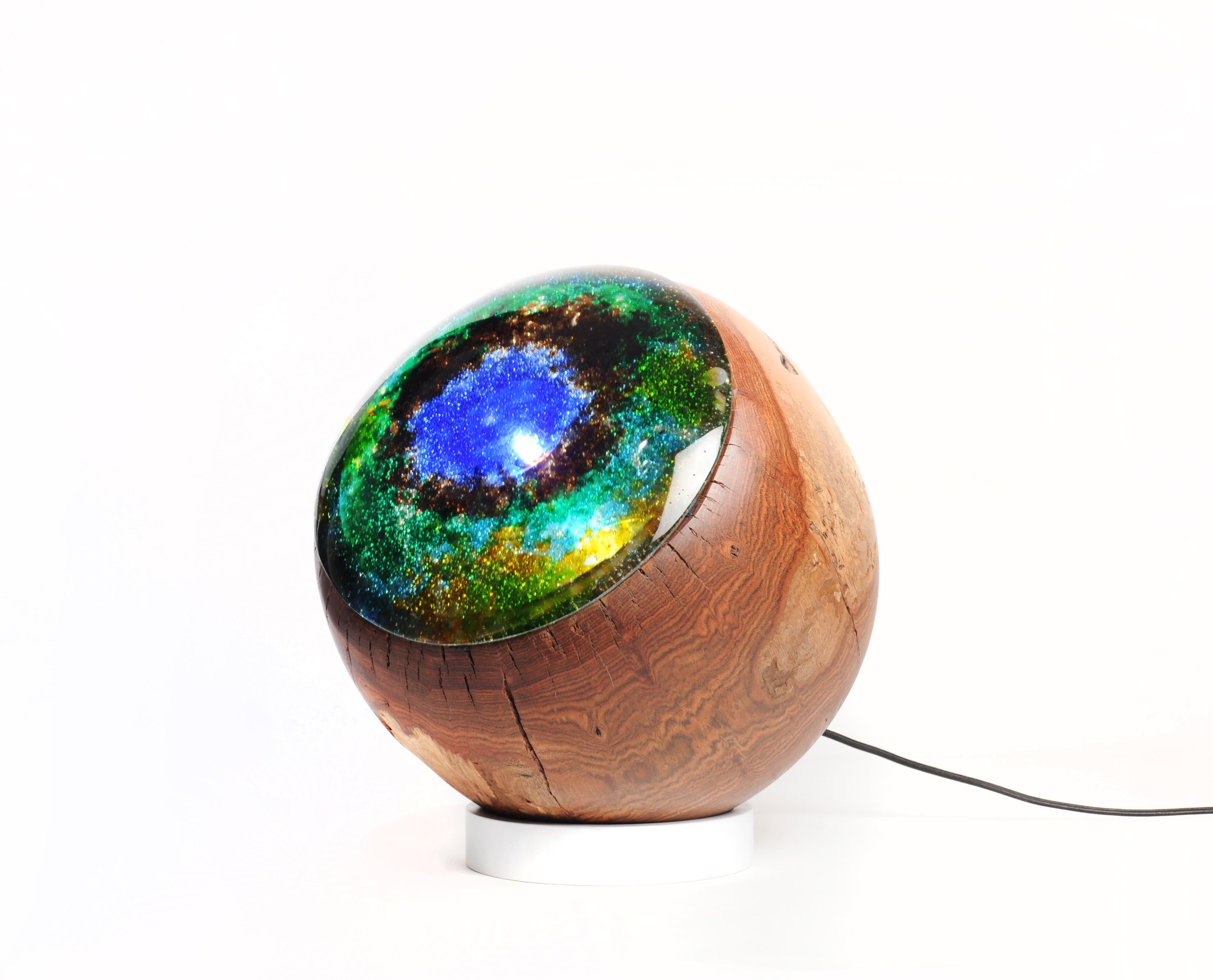 Große große Lampe Eyeball Bunte dekorative Leuchte aus Holz und Gussglas Projektion (Mexikanisch)