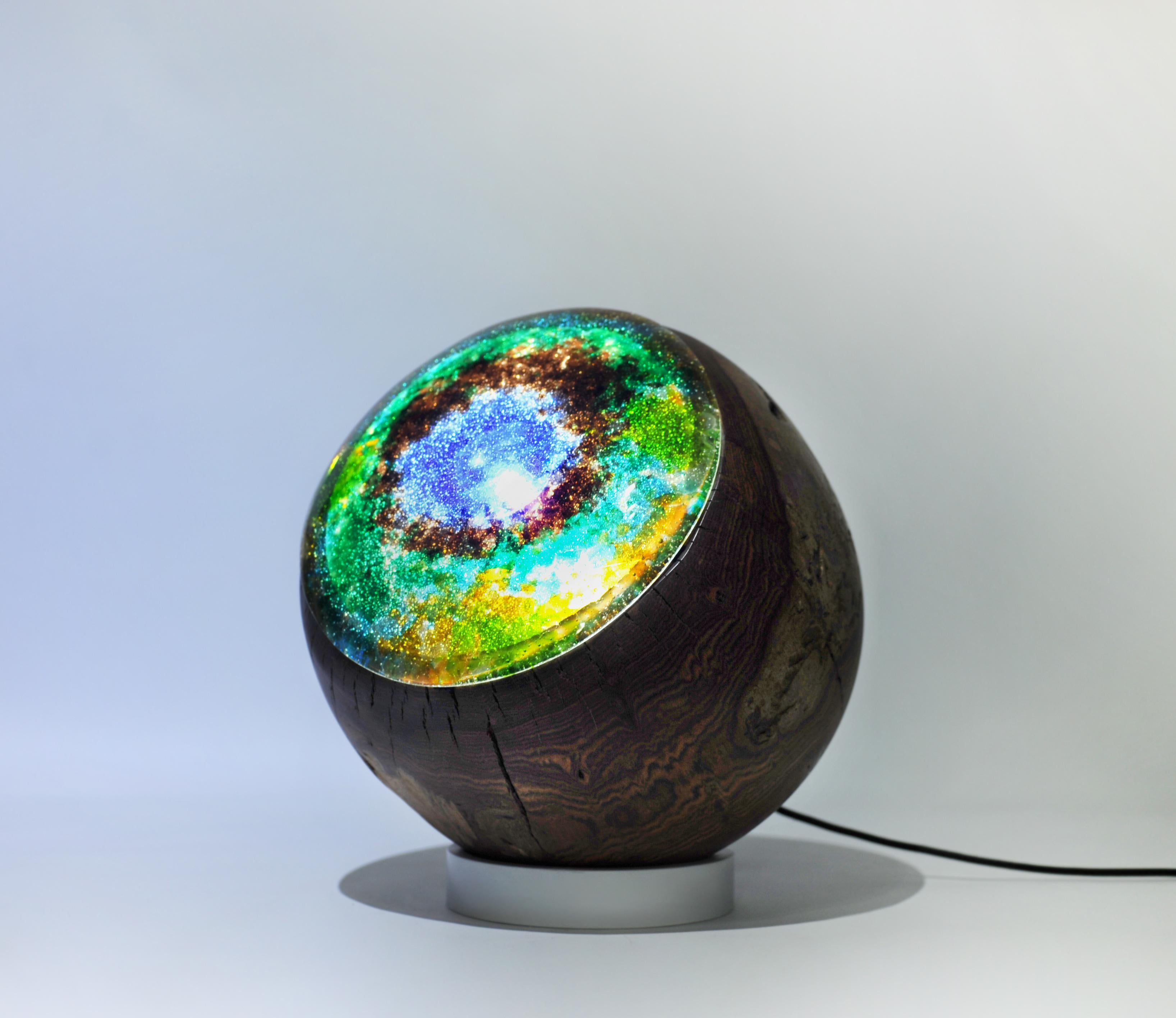 Große große Lampe Eyeball Bunte dekorative Leuchte aus Holz und Gussglas Projektion 1