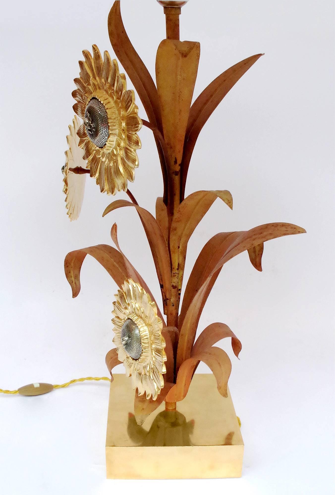Large Lamp in Brass and Bronze with Sunflowers, 1970s In Good Condition In Saint-Ouen, FR
