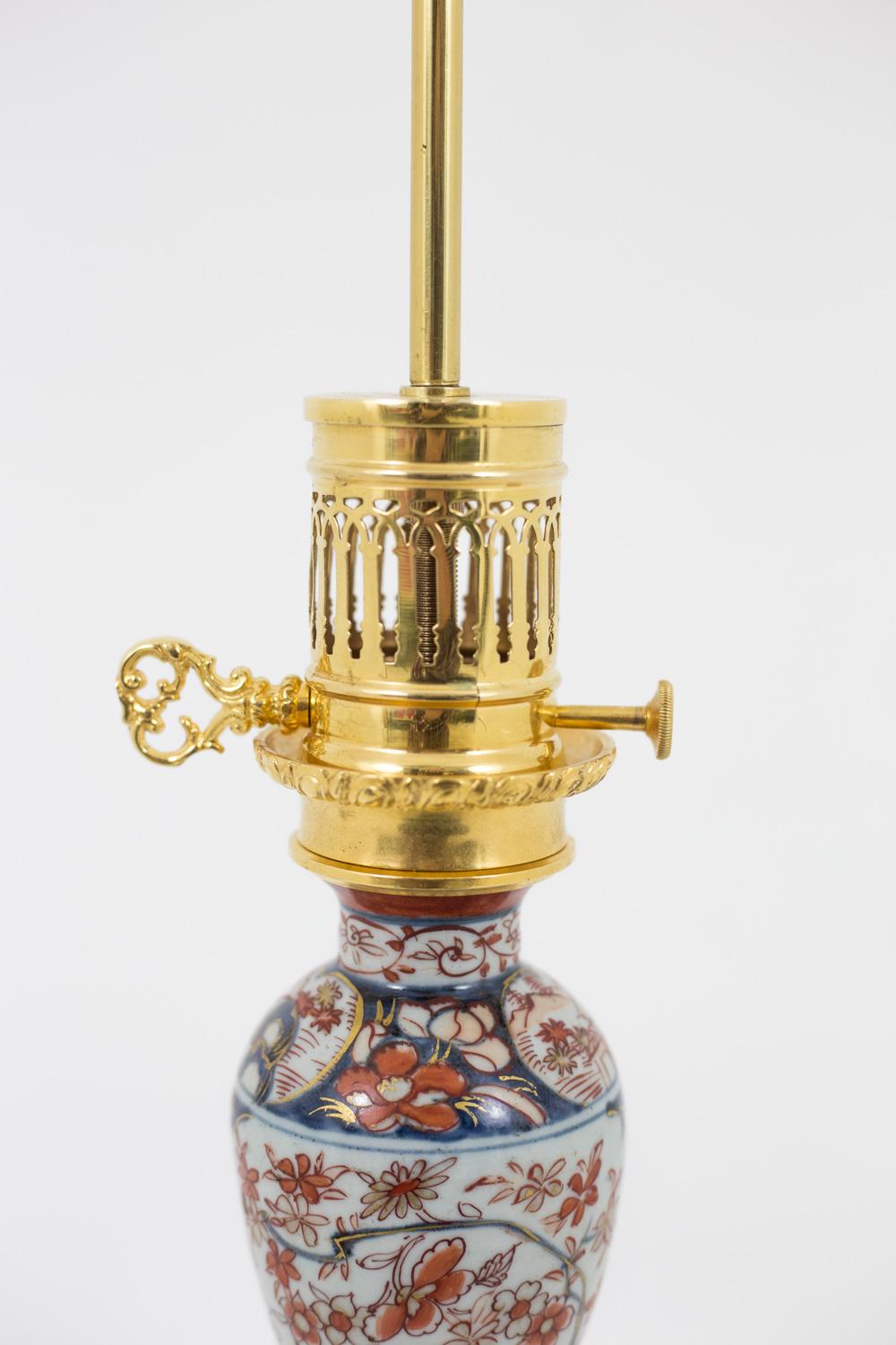European Large Lamp in Imari Porcelain and Gilt Bronze, circa 1880 For Sale