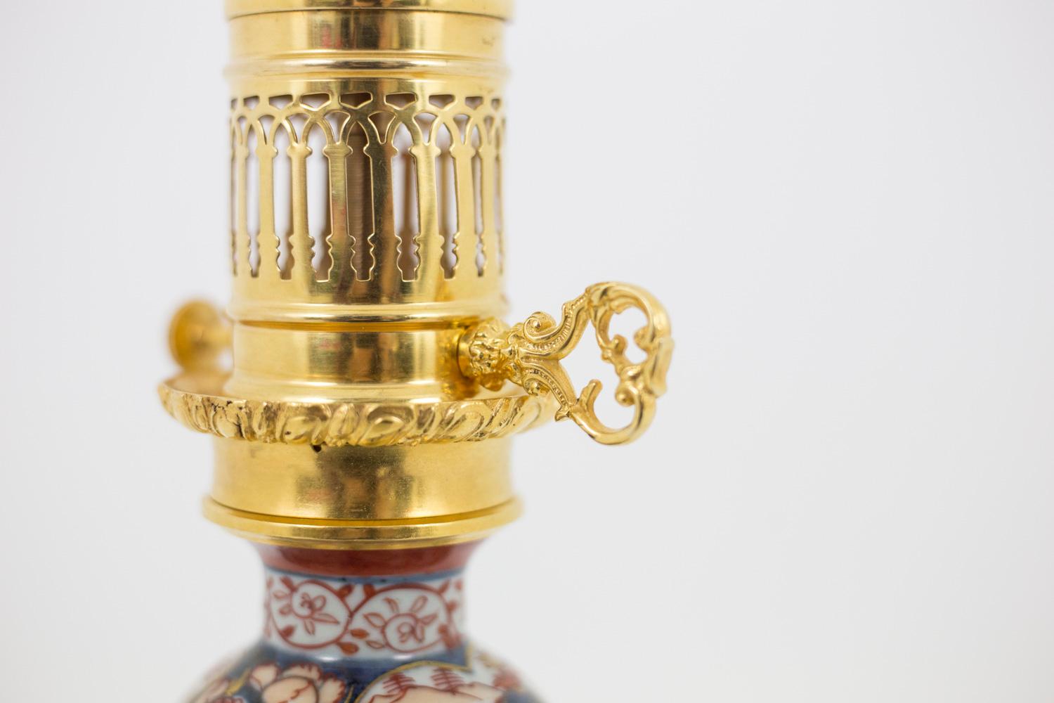 Dorato Grande lampada in Imari Porcelain e bronzo dorato, circa 1880 in vendita