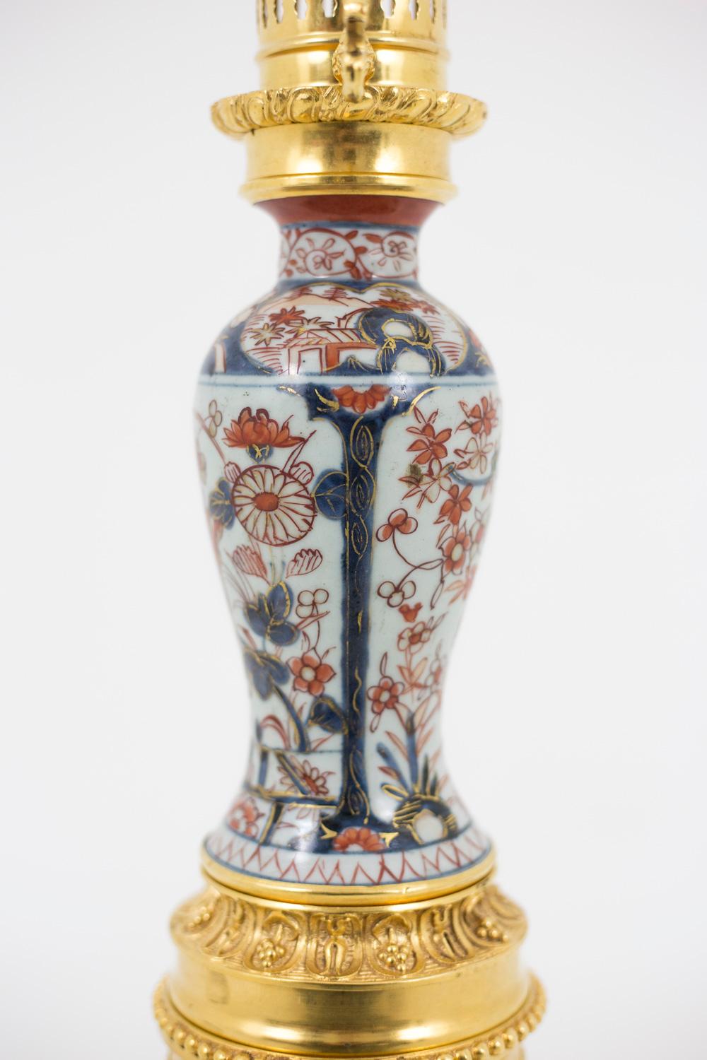 Grande lampada in Imari Porcelain e bronzo dorato, circa 1880 In condizioni buone in vendita a Saint-Ouen, FR