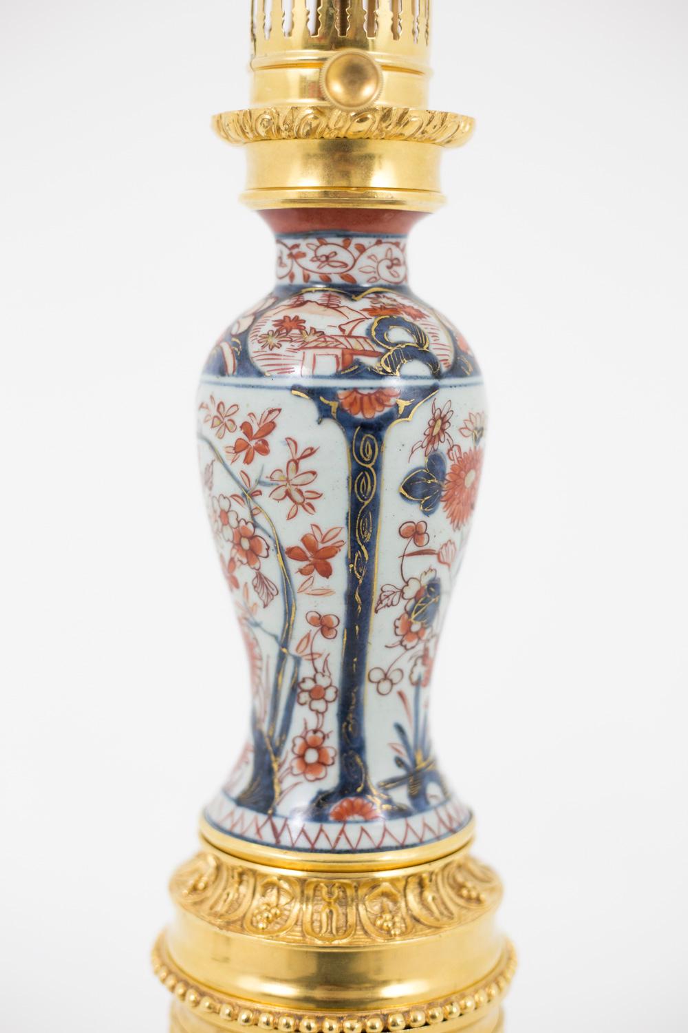 Large Lamp in Imari Porcelain and Gilt Bronze, circa 1880 For Sale 1