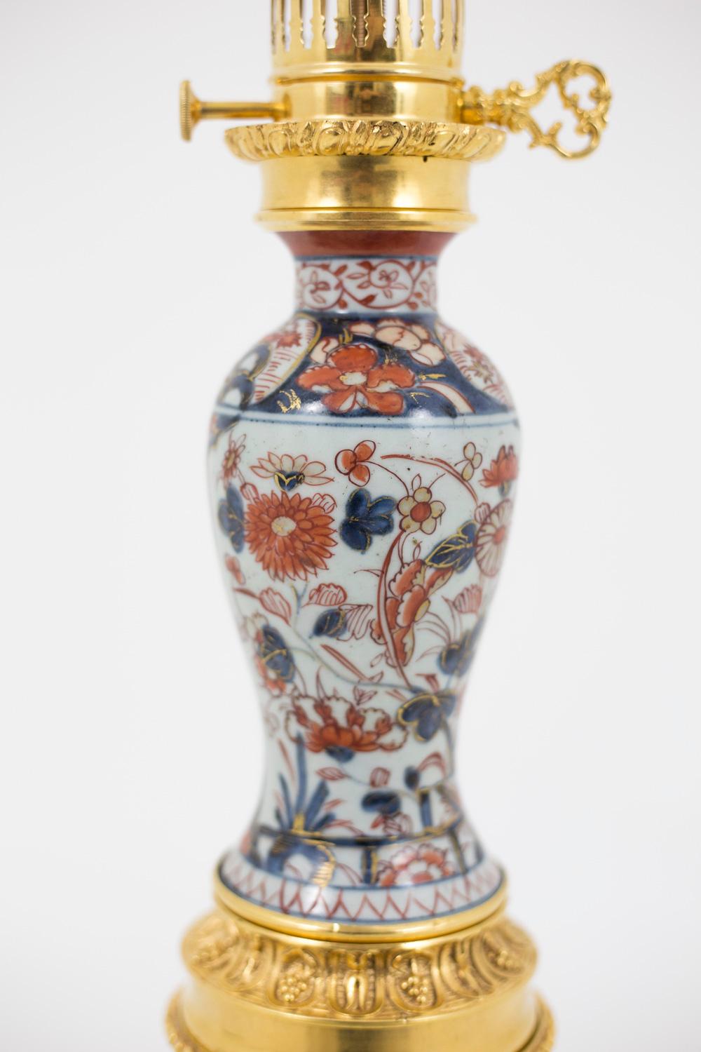 Large Lamp in Imari Porcelain and Gilt Bronze, circa 1880 For Sale 2