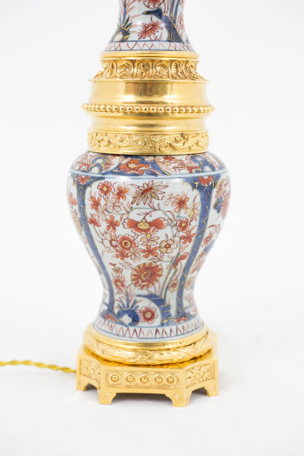 Large Lamp in Imari Porcelain and Gilt Bronze, circa 1880 For Sale 3