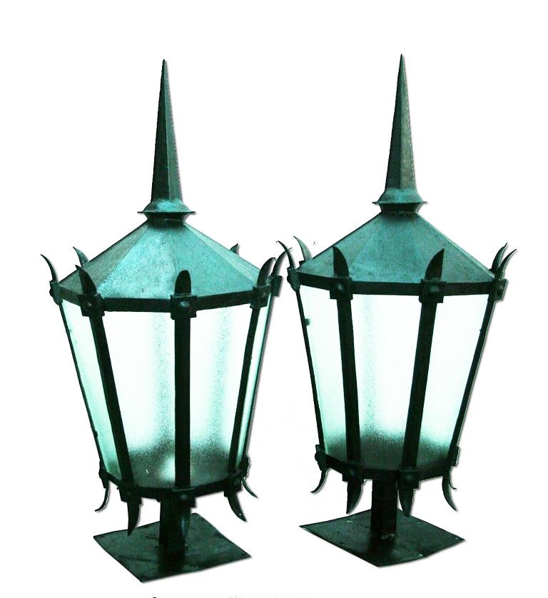 Large Lanterns for Gate Post or Wall Bracket, Late 19th or Early 20th Century For Sale 12