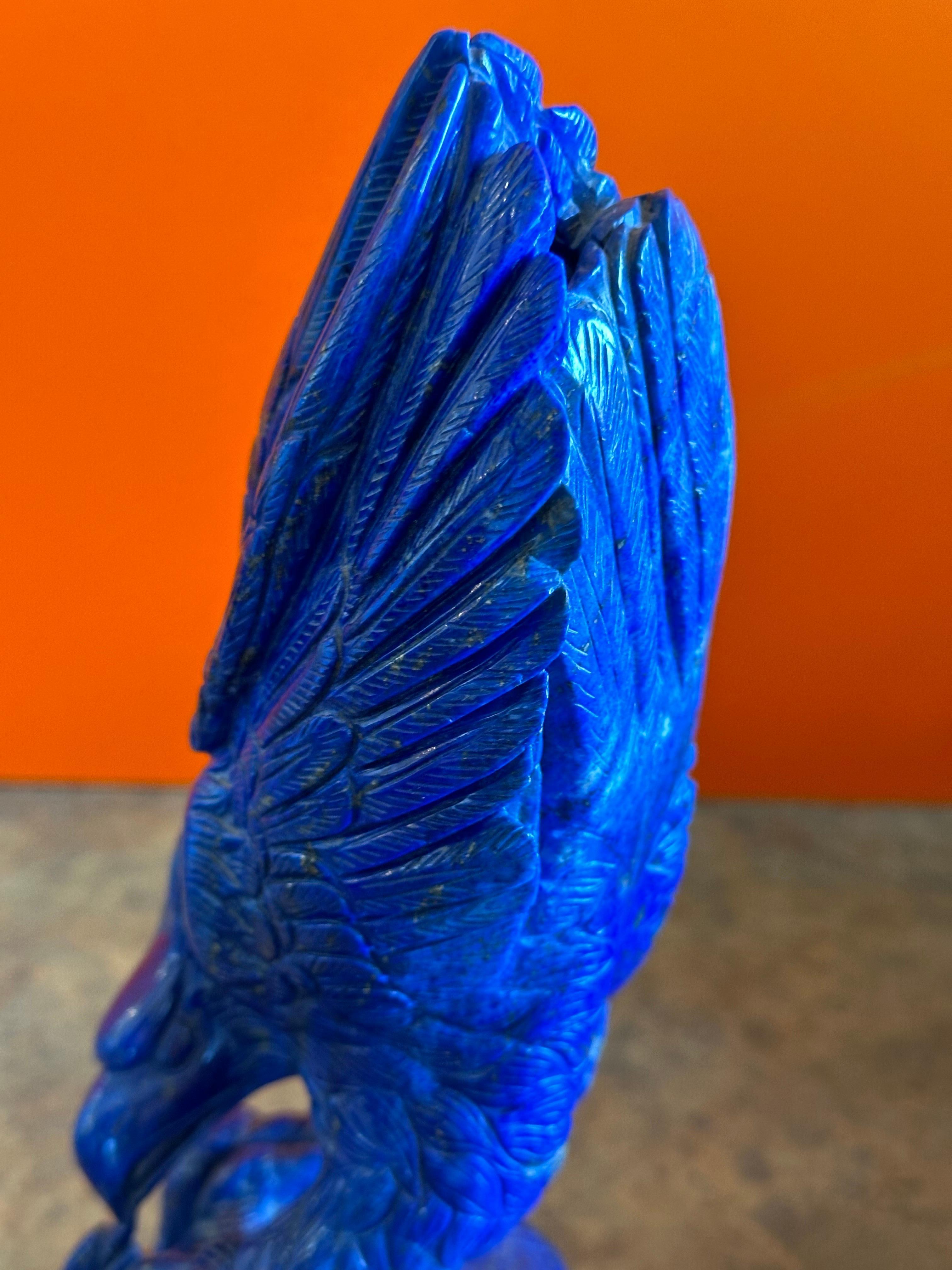 Grande scultura di aquila in Lapis Lazuki in vendita 3