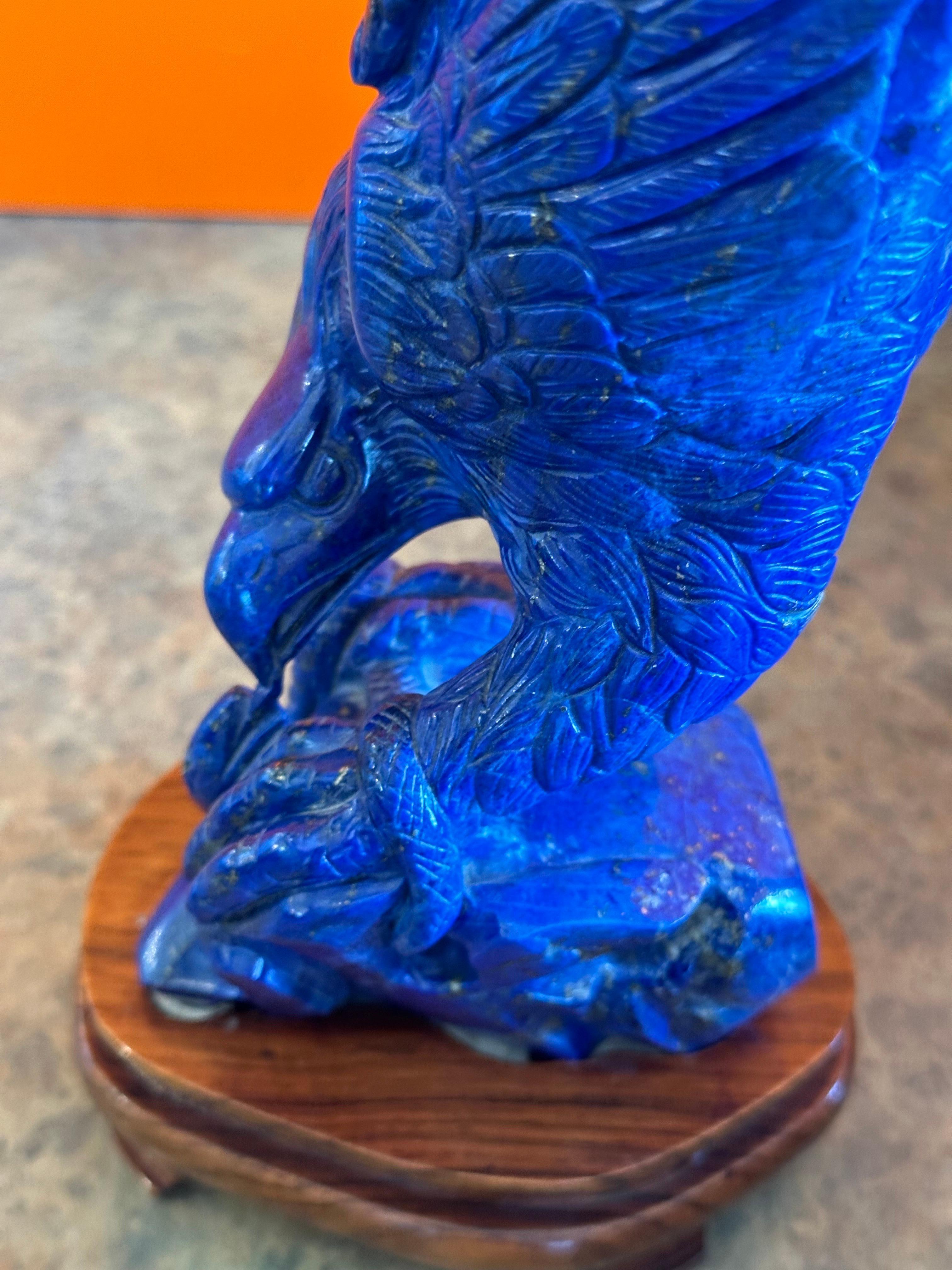 Grande scultura di aquila in Lapis Lazuki in vendita 2