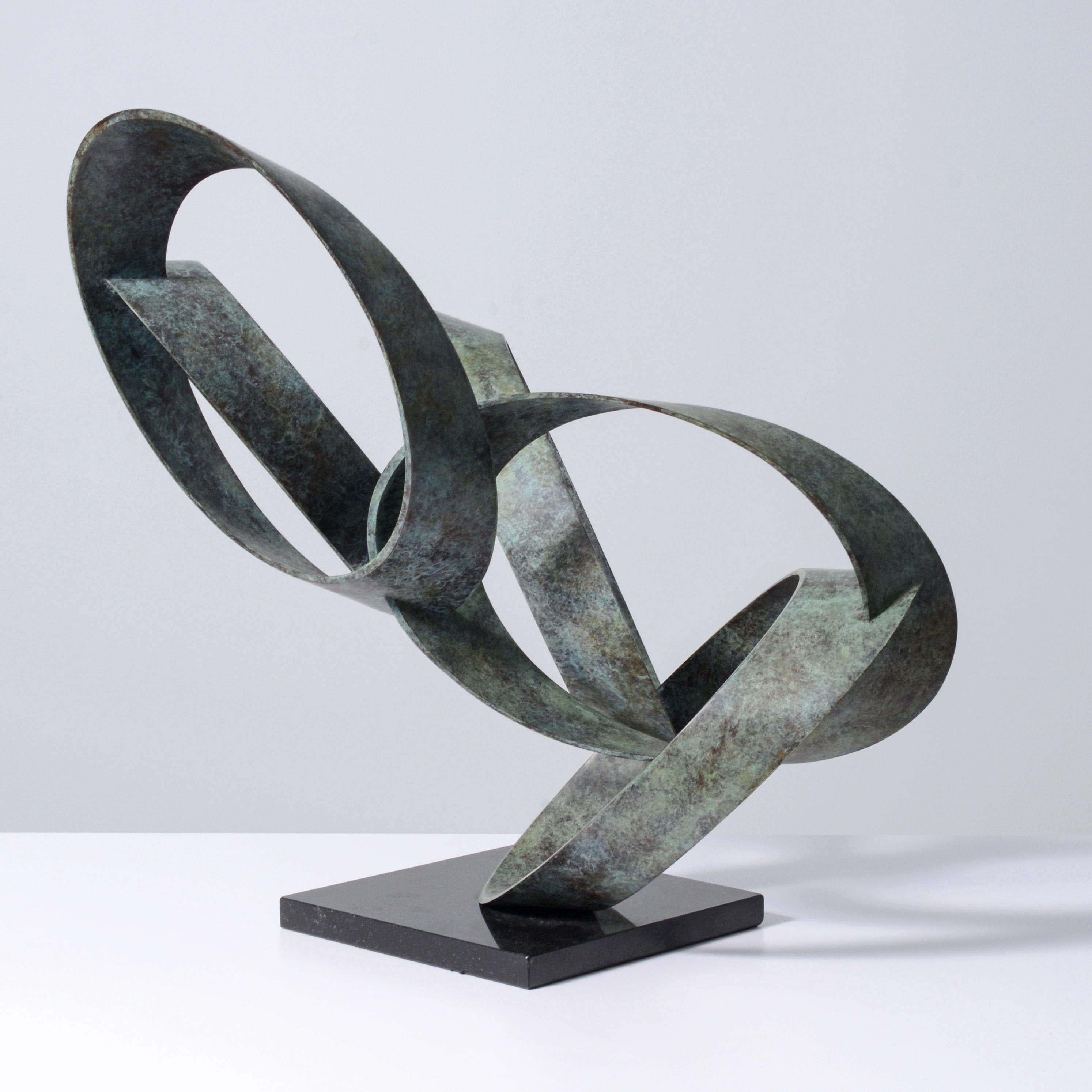 Artista/Designer; Produttore: Larry Mohr (americano, 1921-2013) 
Marchio(i); firmato(i), marchio(i); ed. 1/8
Materiali: metallo patinato, pietra
Dimensioni (H, L, P): 28 