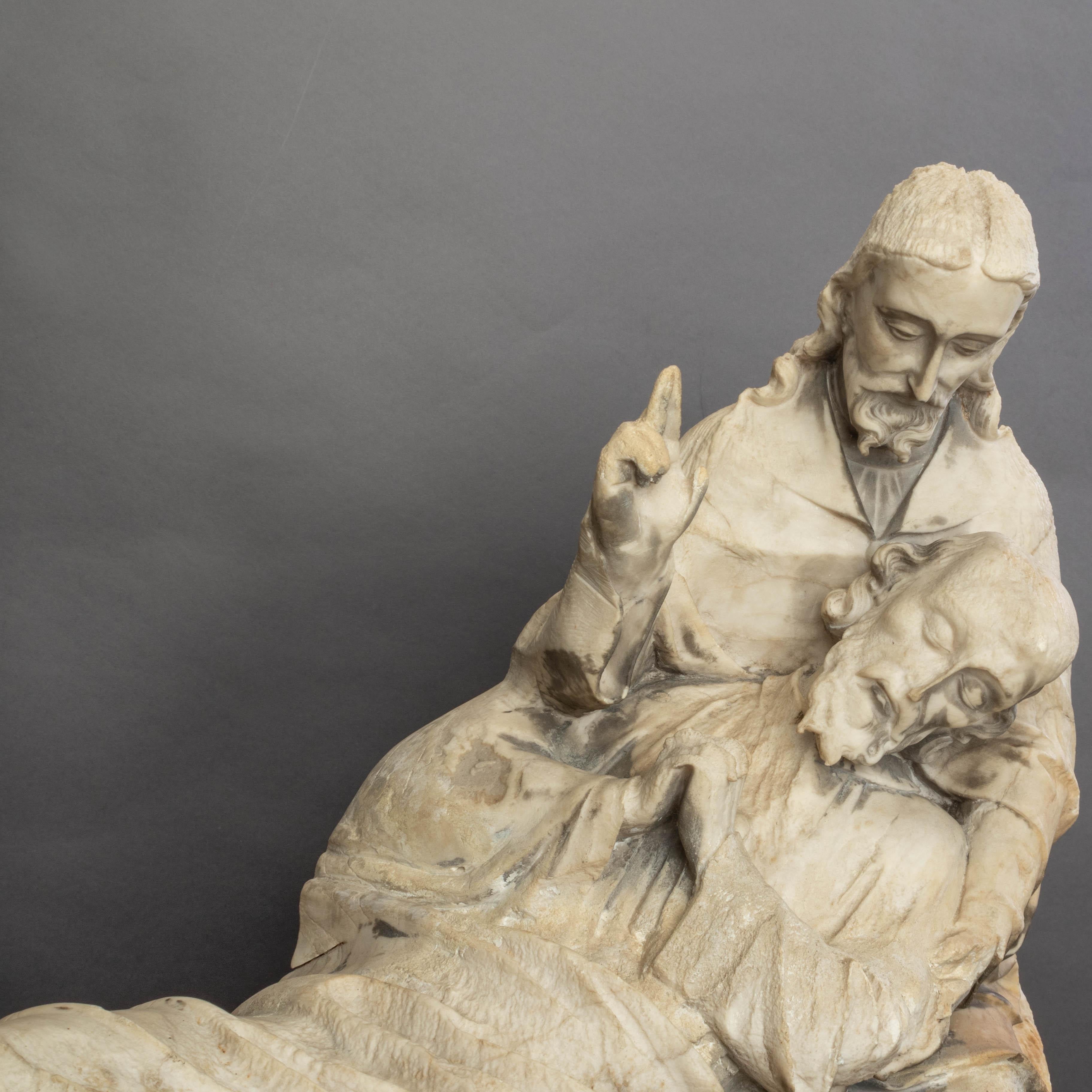 Grand groupe de sculptures religieuses médiévales en marbre sculpté à la main du XVe siècle en vente 13