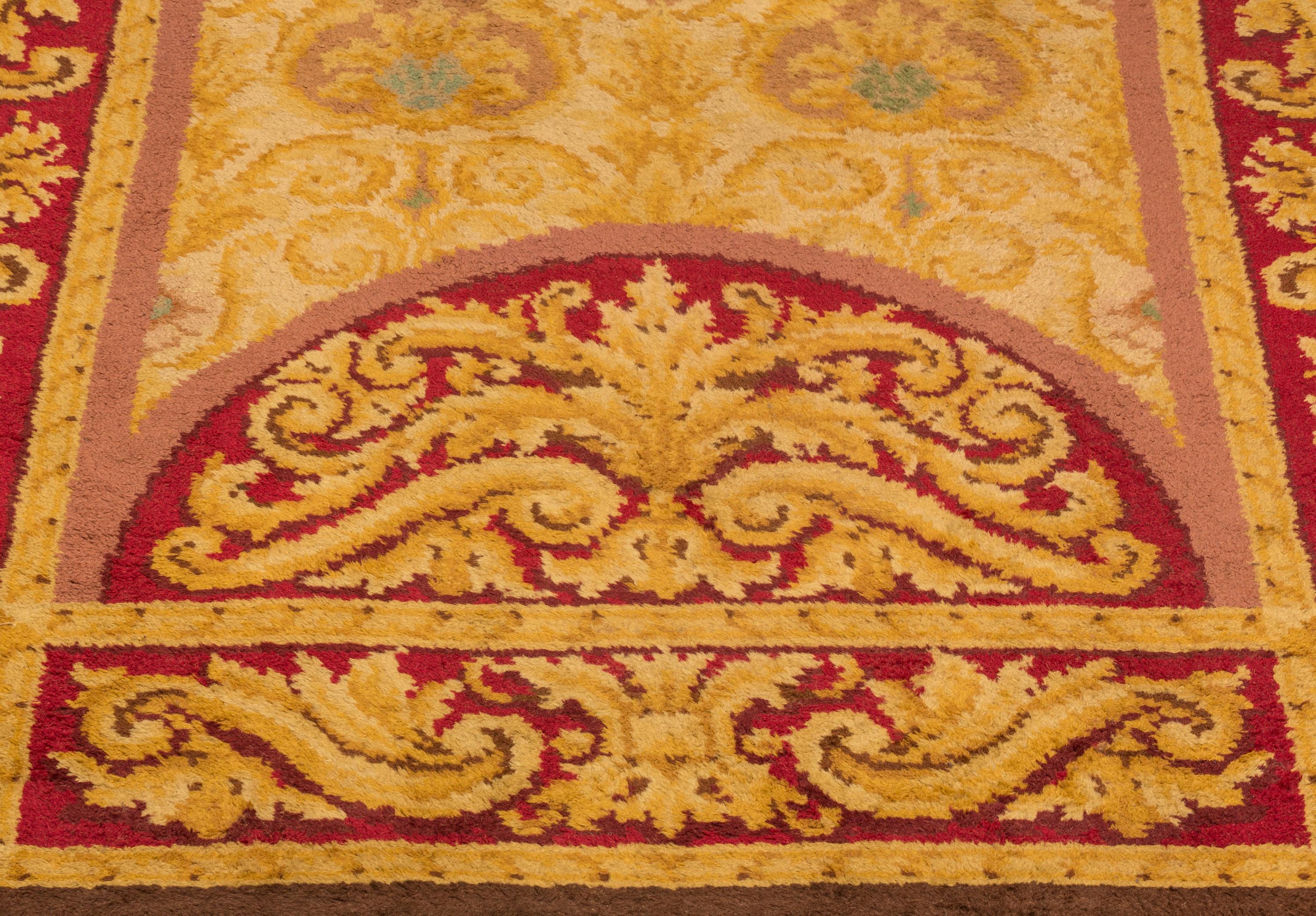 Néoclassique Grand tapis de couloir néoclassique européen ancien et coloré du 19ème siècle en vente