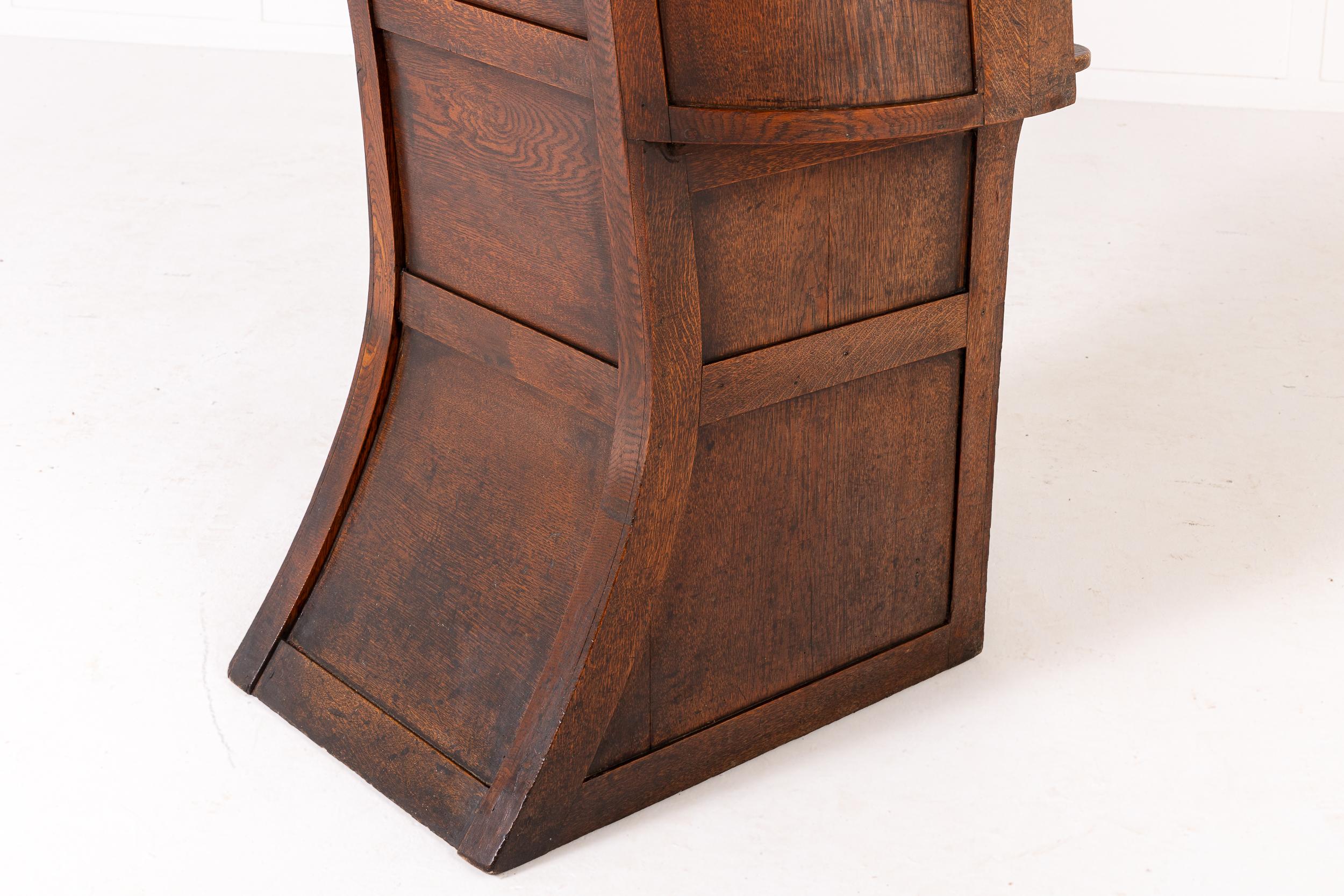 Gran silla inglesa con capucha de roble de finales del siglo XVIII en venta 8