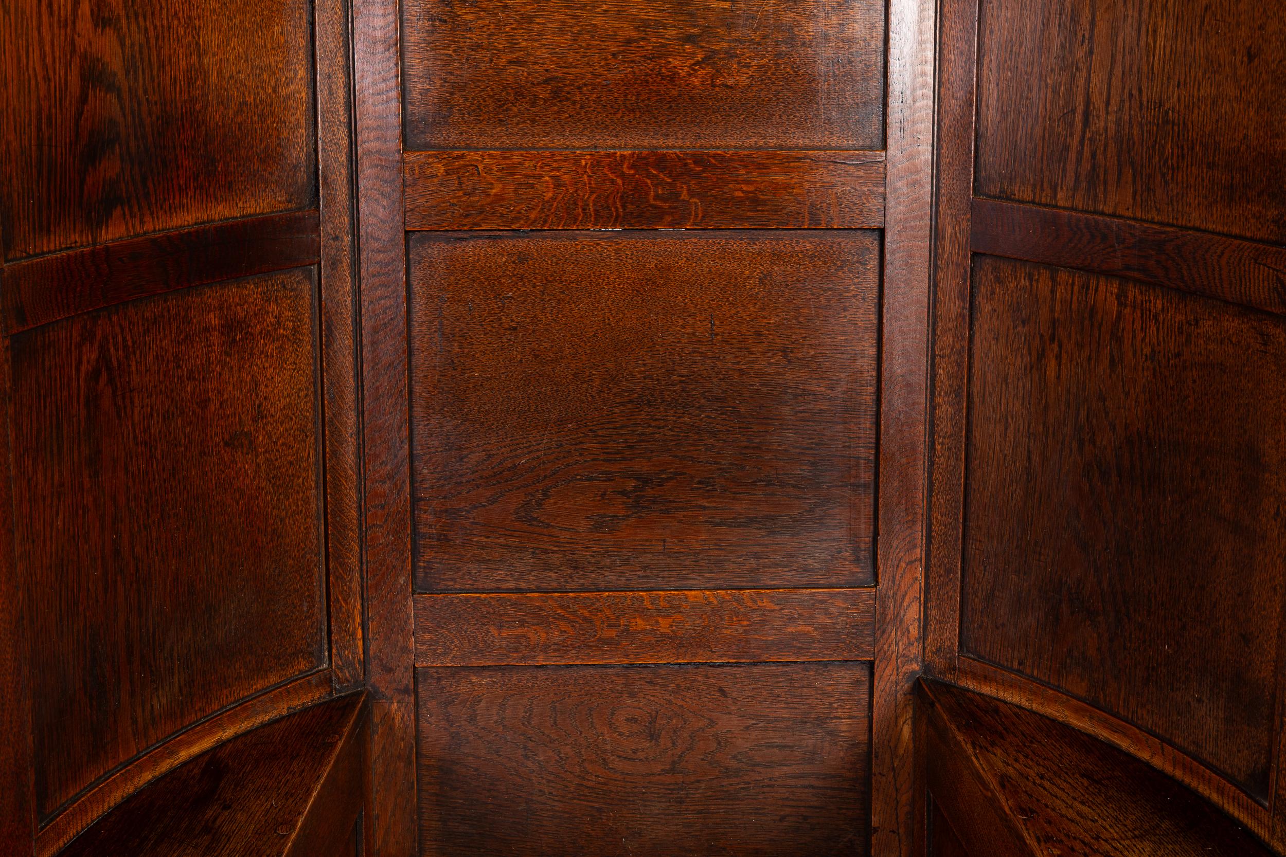 Gran silla inglesa con capucha de roble de finales del siglo XVIII en venta 1