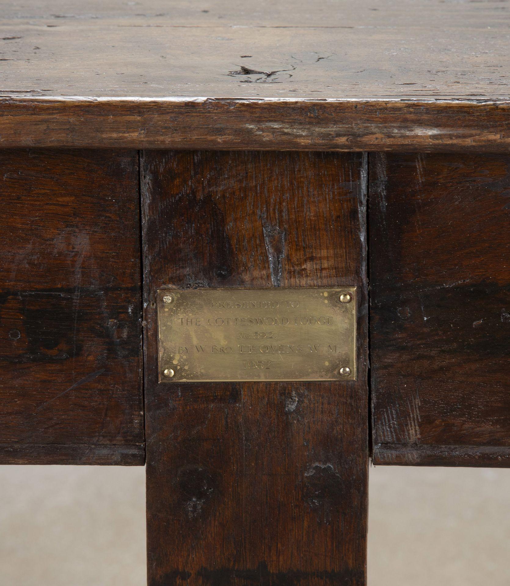 Large Late 18th Century English Oak Refectory Table en vente 5
