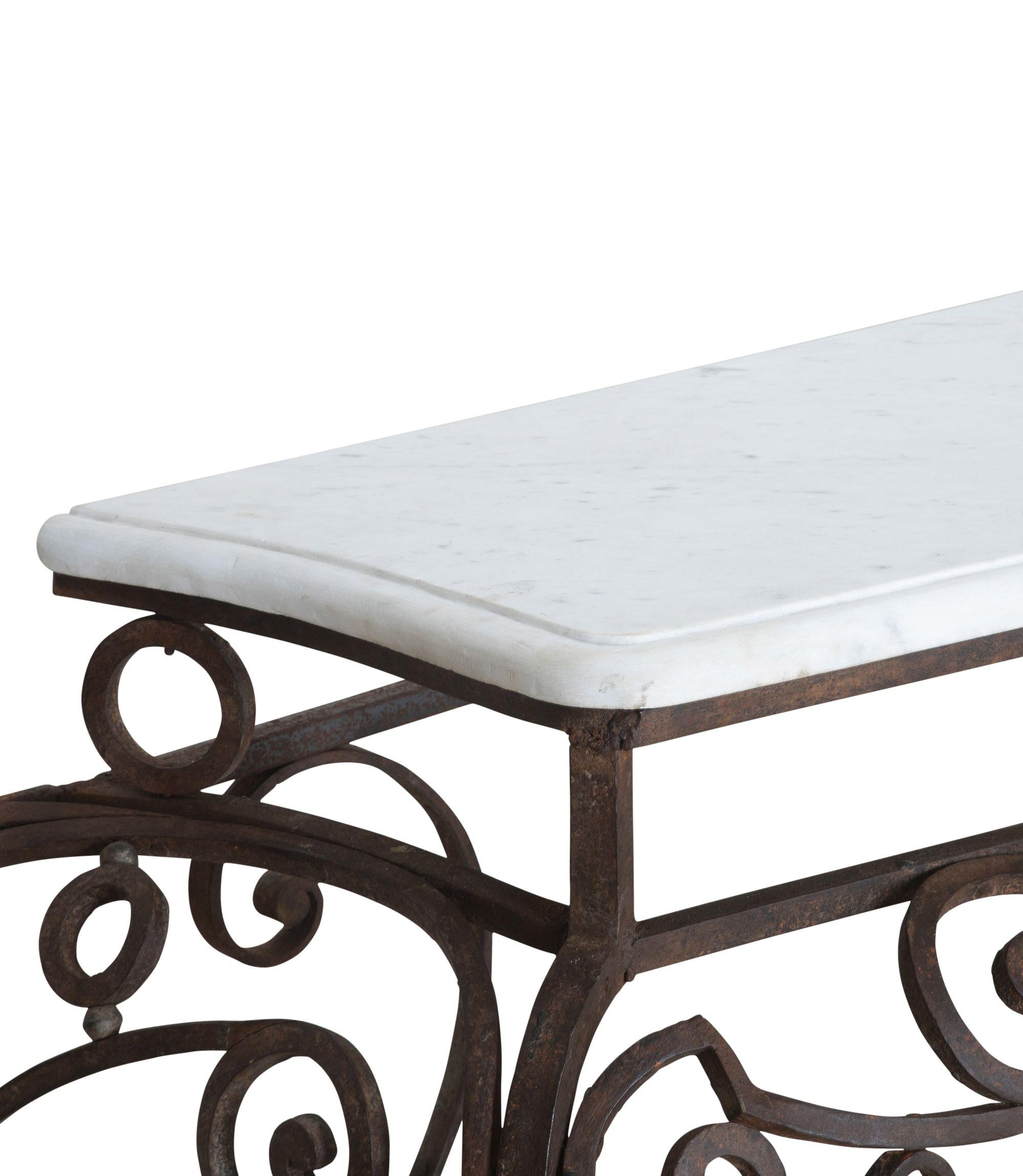 Grande console da balcone francese della fine del XVIII secolo in ferro forgiato a mano in vendita 3