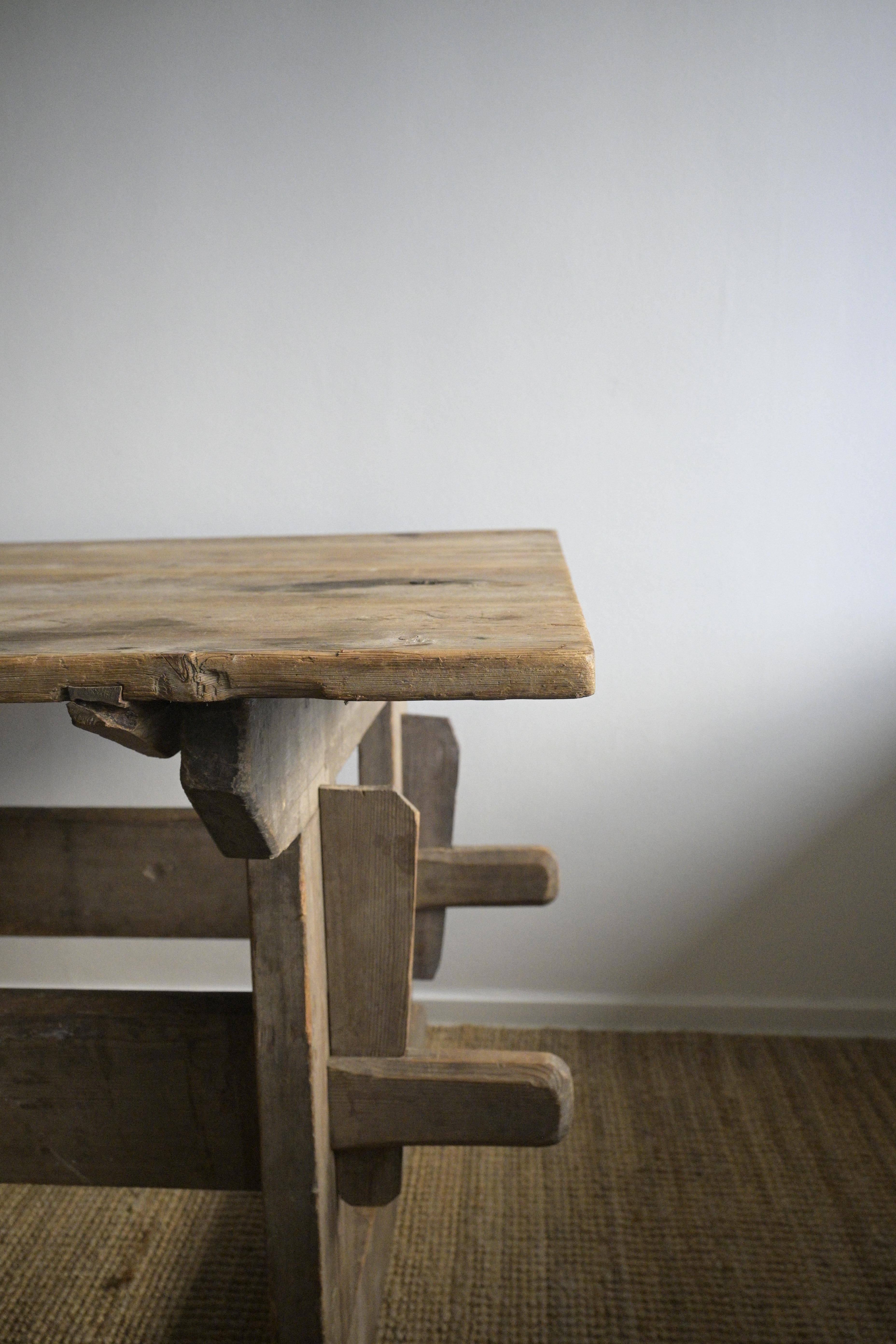 Fait main Grande table à tréteaux de la fin du XVIIIe siècle, Suède en vente