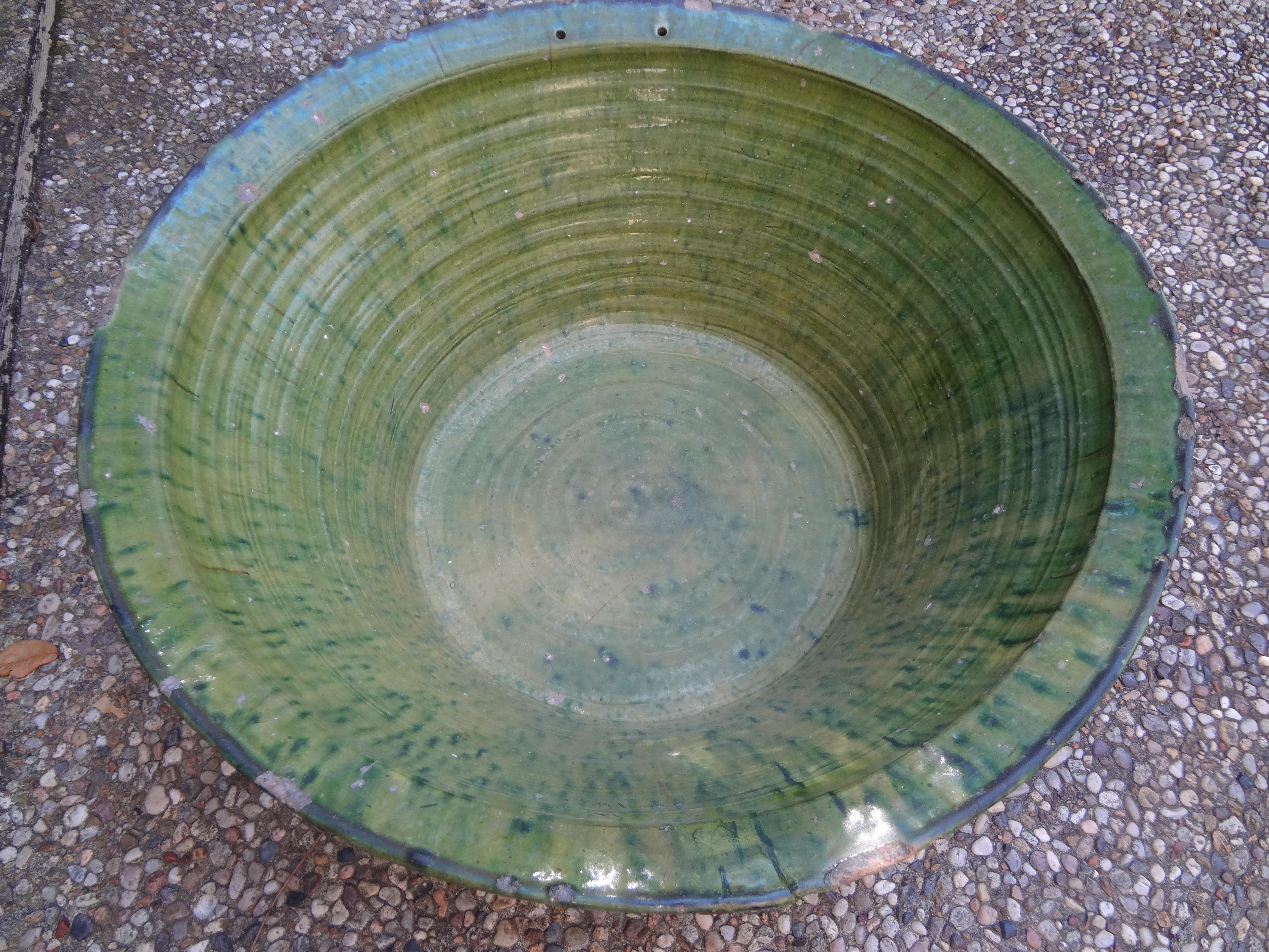 Grand bol à pâte en poterie française de la fin du XVIIIe siècle et du début du XIXe siècle Bon état - En vente à Houston, TX