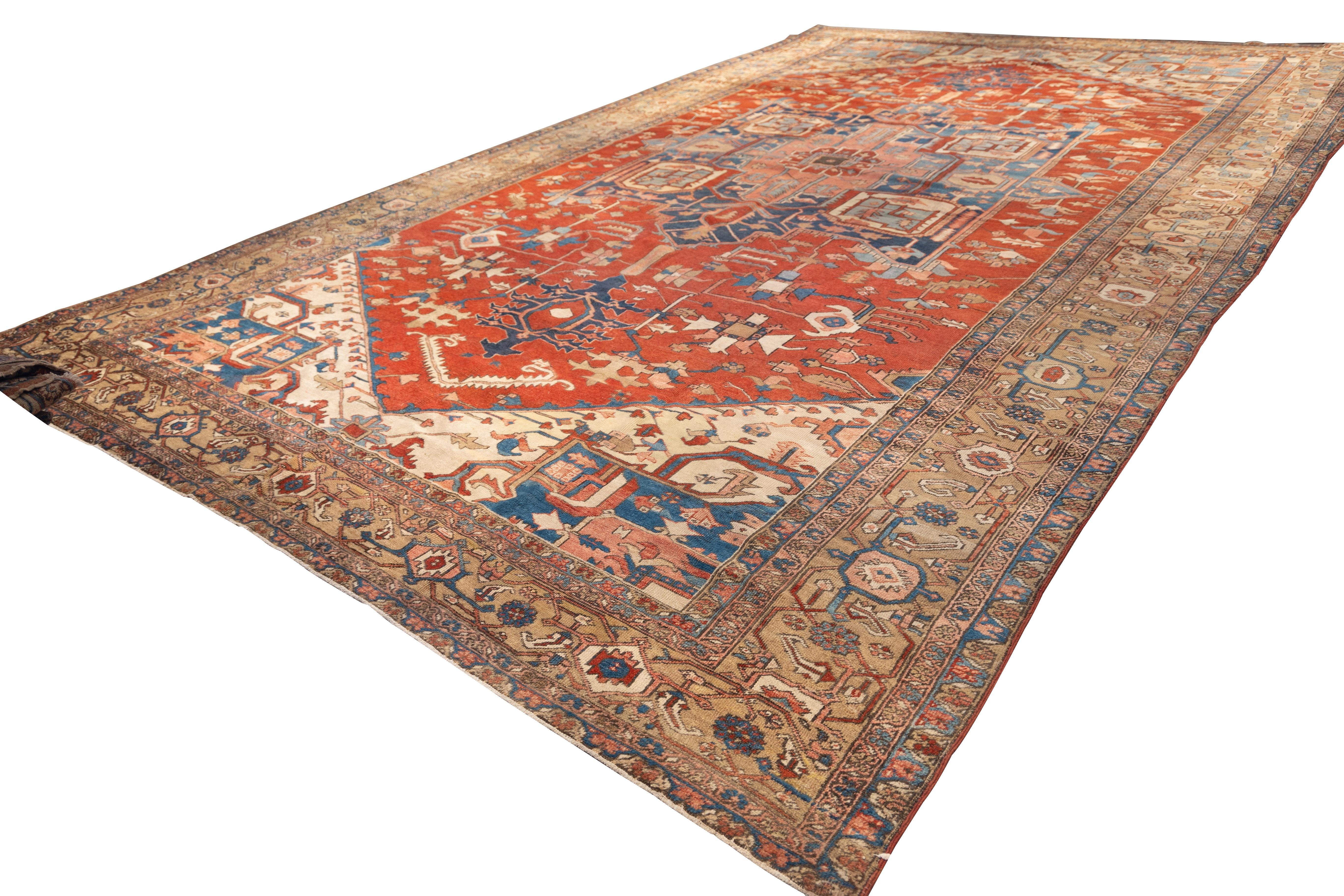 Serapi Large late 19th century central medallion serapi  rug For Sale