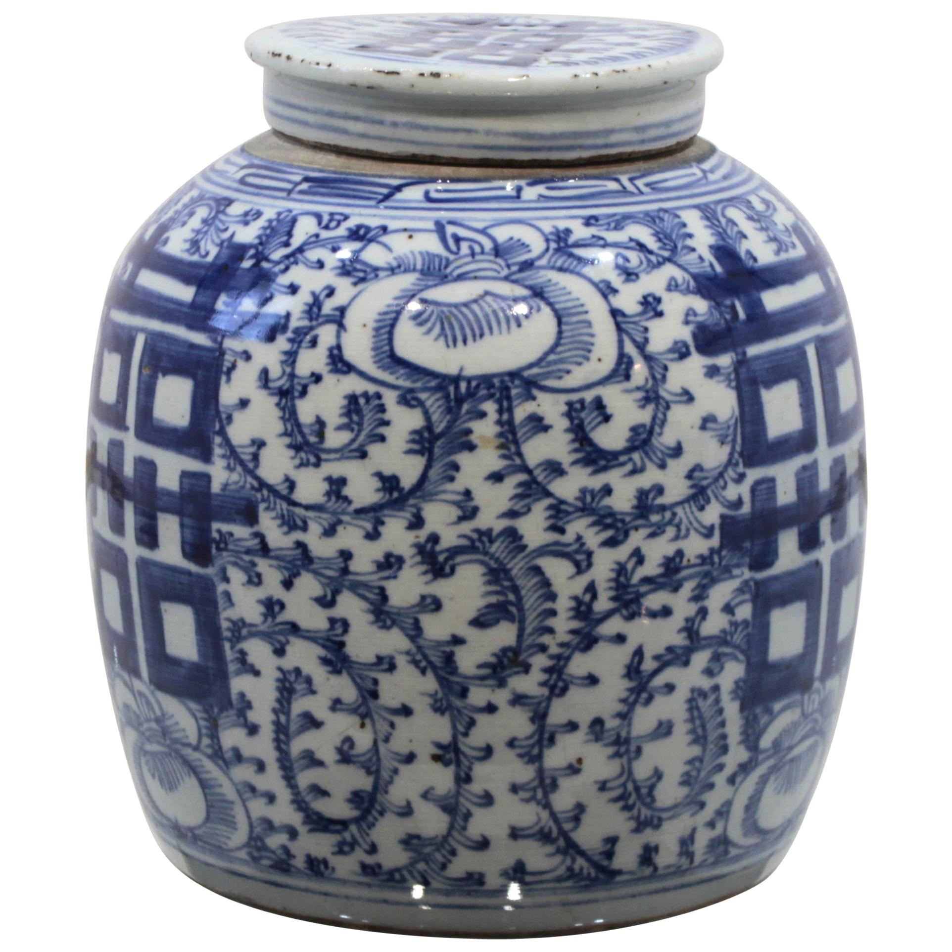 Large Late 19th Century Chinese Blue "Cobalto" and White Ginger Jar