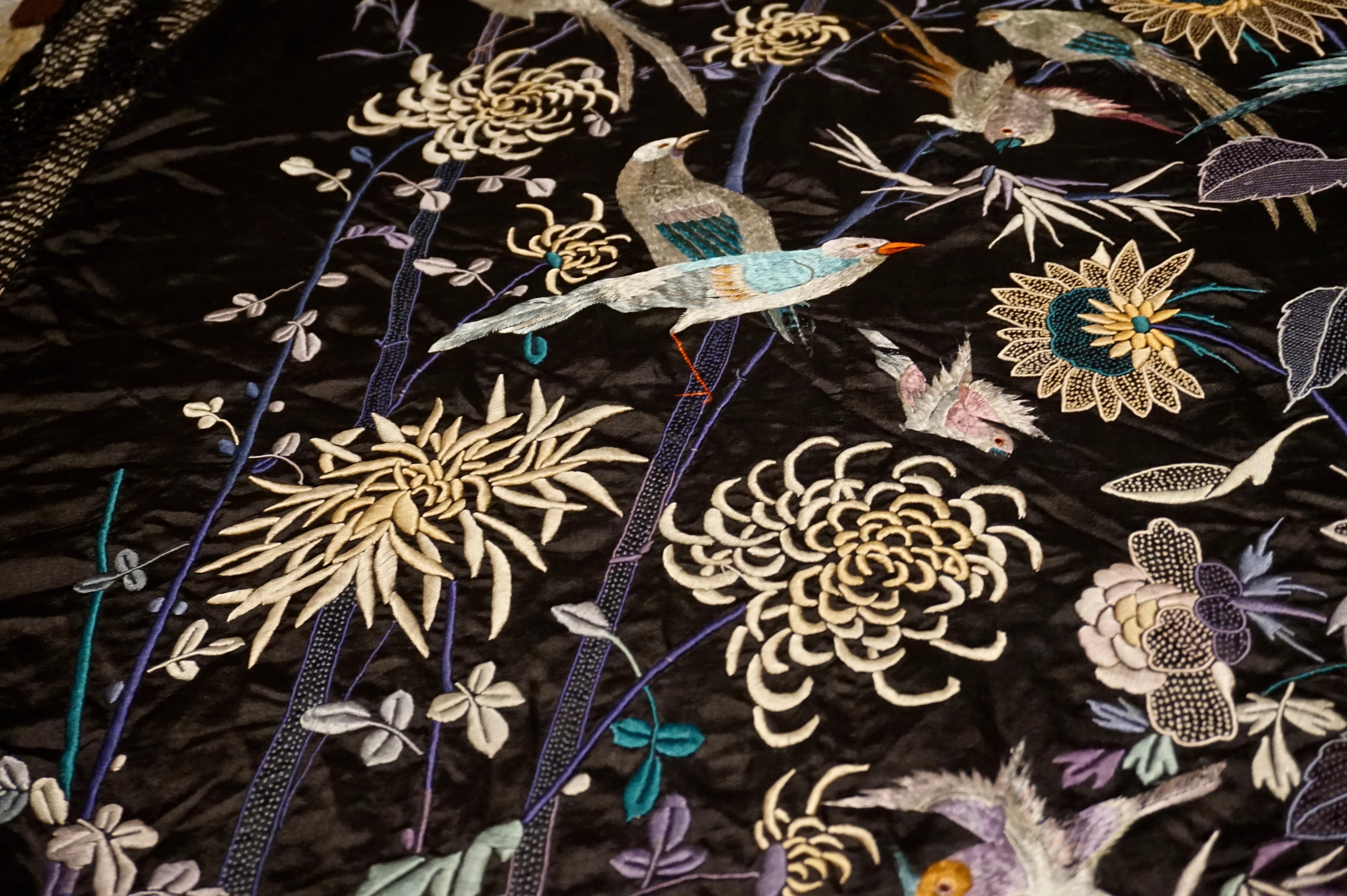 Large Late 19th Century Fine Chinese Silk Embroidery Depicting Multiple Birds 12